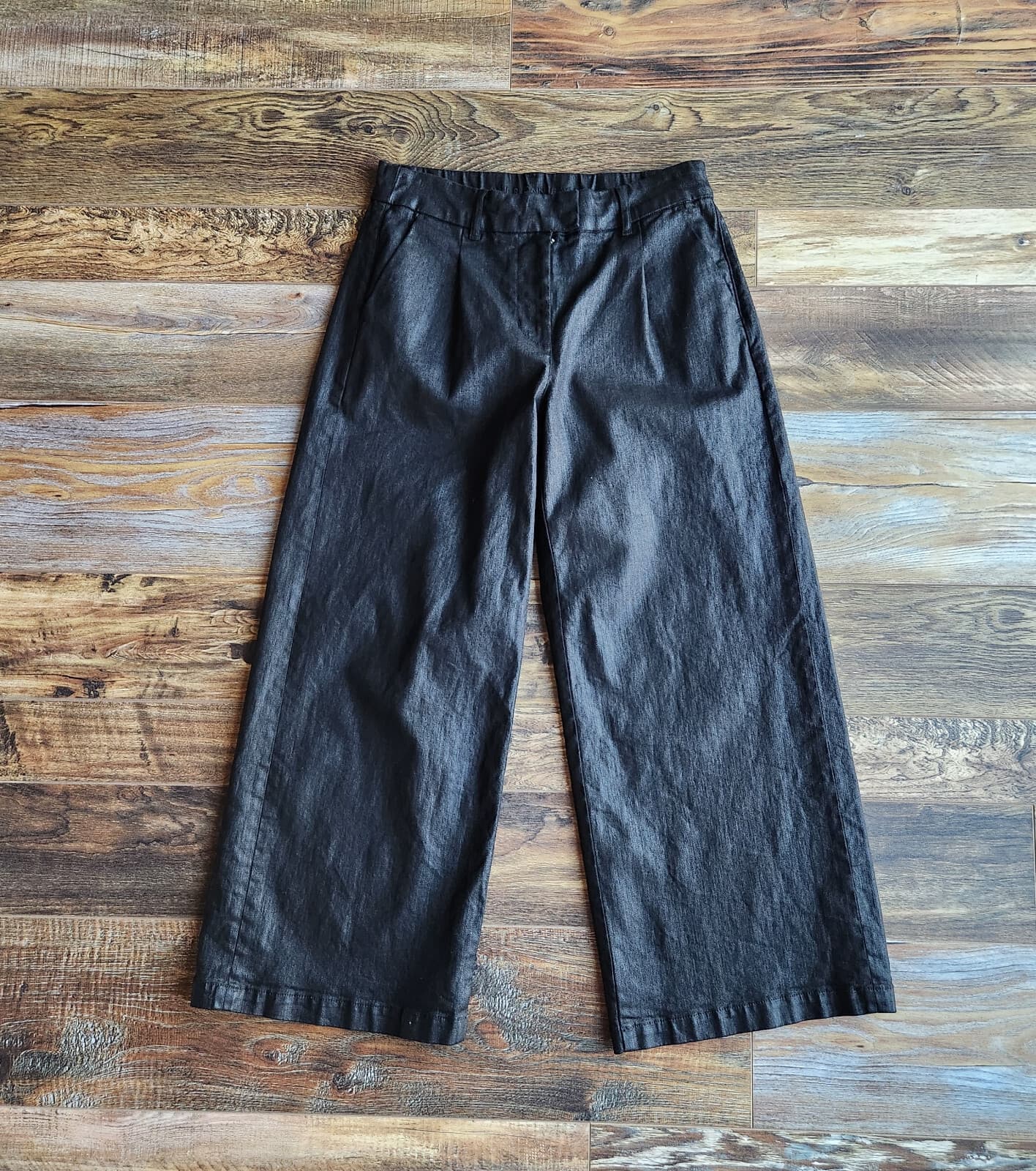 American Eagle Stretch High-Waist Wide-Leg Coated Black Trouser Jean 4 Short