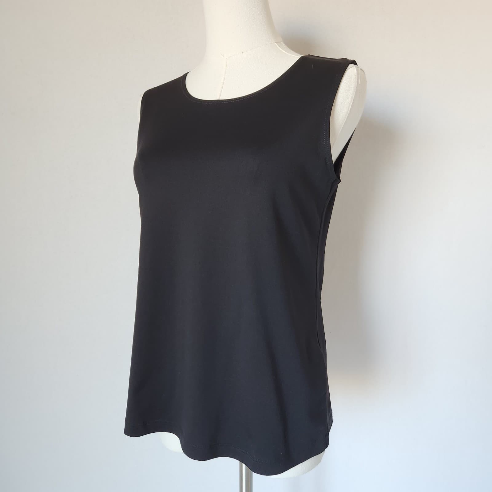 Chico's Microfiber Comfort Tank Top Sleeveless Scoop Neck Stretch Black Sz.M