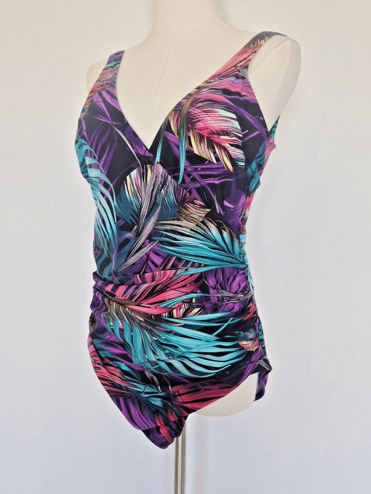 Miradonna by Miraclesuit Palms Multi Tummy Control One Piece Swimsuit Women's 14