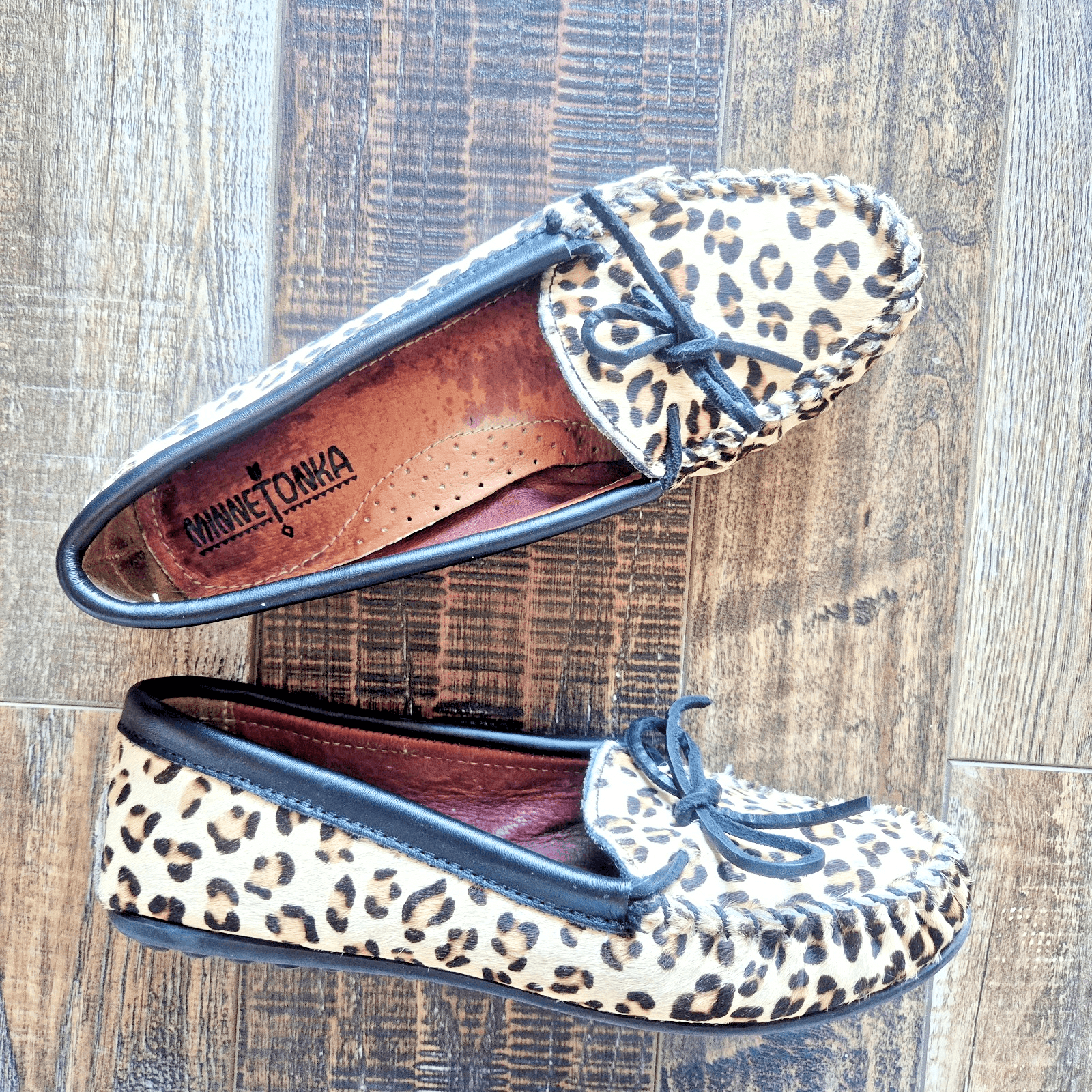 Minnetonka Leopard Leahter Dyed Calf Hair Moccasins Loafer Slip-On Women's US8