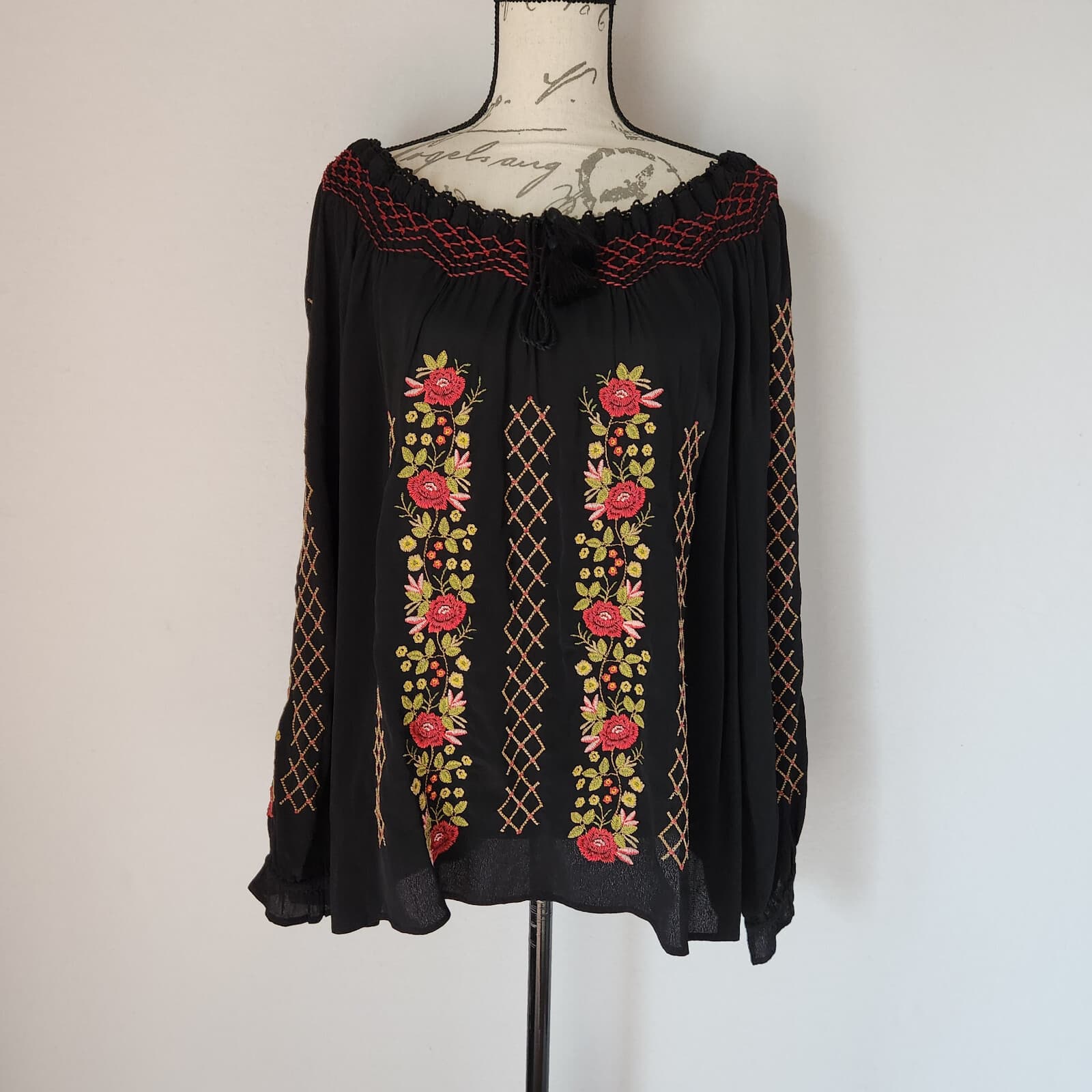 J.Jill Embroidered Floral Boho Tassel Tunic Blouse Long Sleeve Rayon Black Sz.L