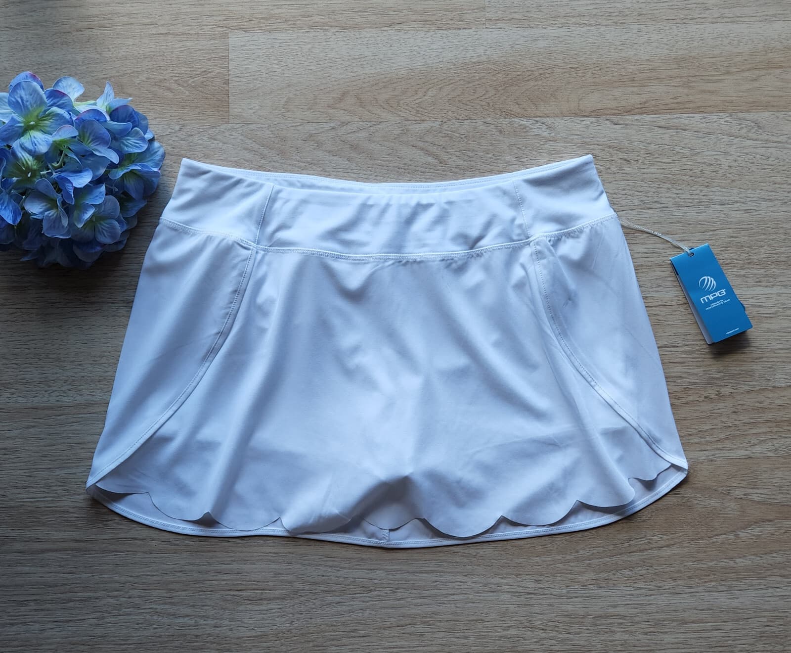 NWT MPG Golf Traning Scallop Hem Skort Elastic Waist Back-Zip-Pocket White Sz.XL