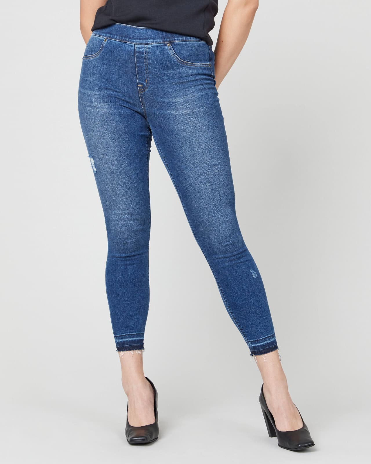 Spanx Distressed Ankle Skinny Jeans Pull-On Stretch Pocket Frayed Hem Women's S