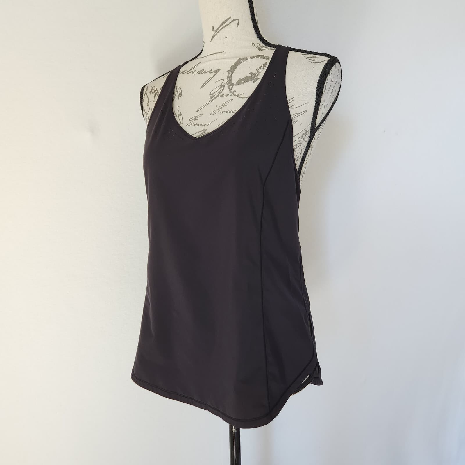 Lululemon Halter Activewear Tank Top Sleeveless V-Neck Black Women Bust 35"