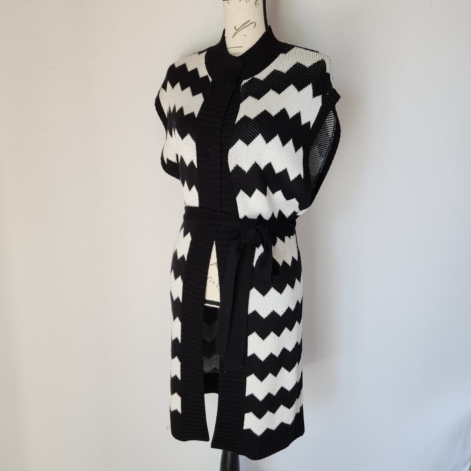Alice+Olivia Chevron Tie Waist Long Sleeveless Cardigan Snap Wool Blend Bust 38"