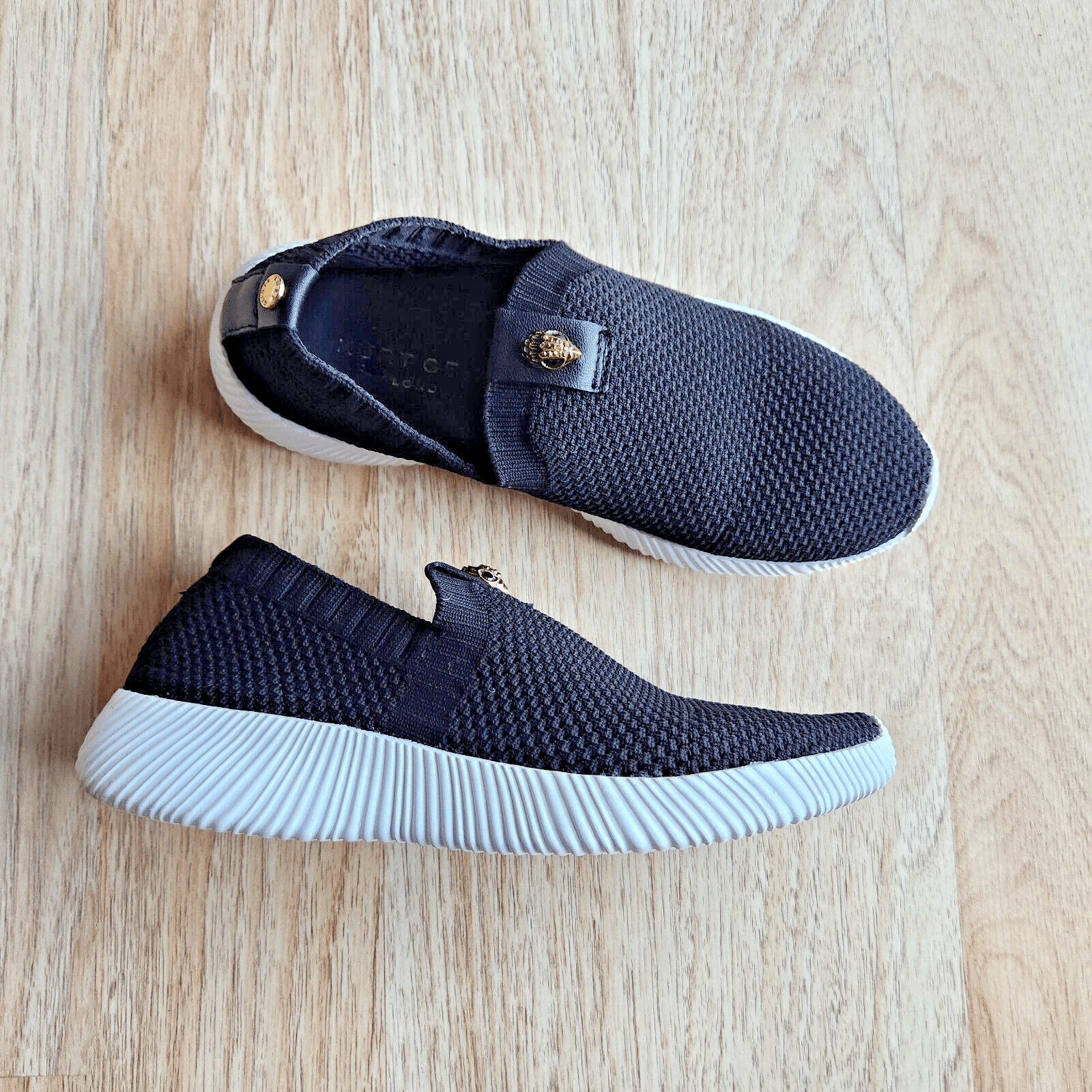 Kurt Geiger London $99 Lorna Knitted Sneaker Antiqued Brass Eagle Head Black 37