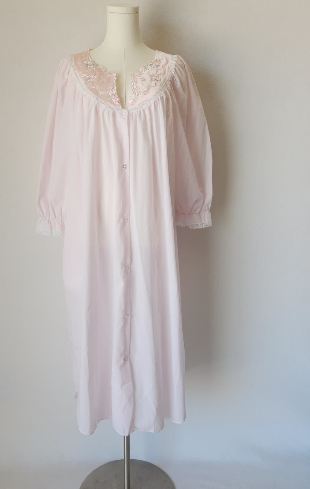 Vintage NWoT Apostrophe Sears Embroidered Lace-Trim Nightgown Button Pink Sz.M