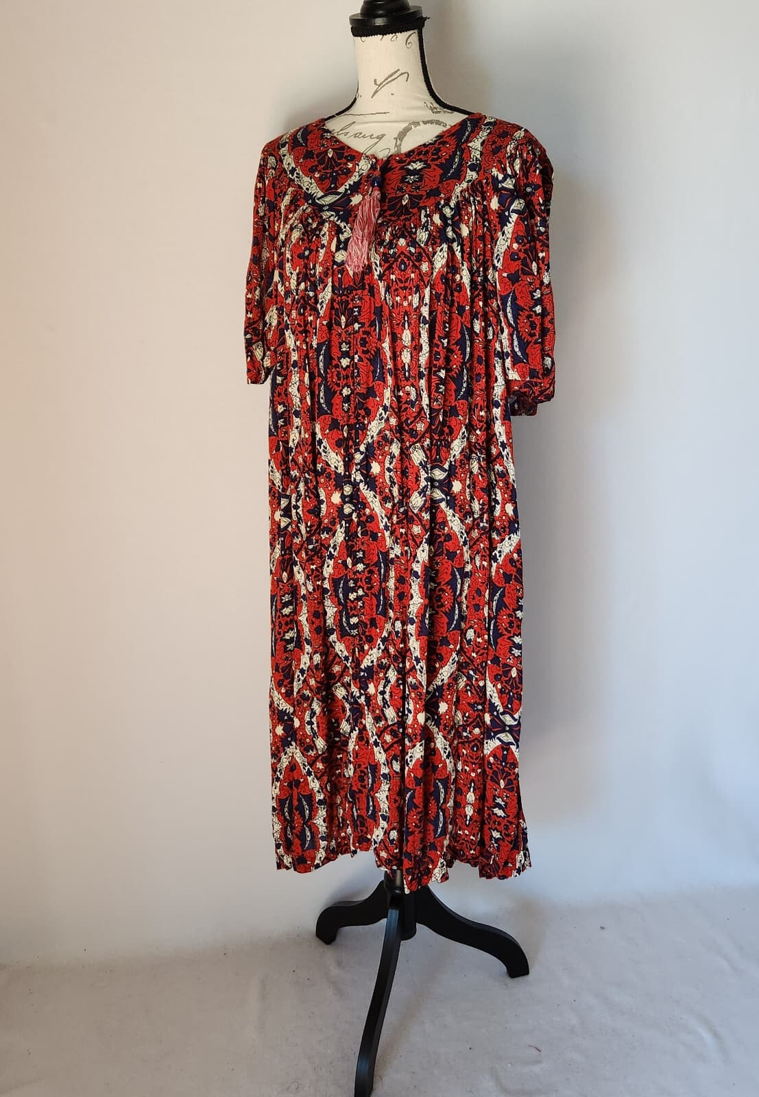Go Softly Patio Muumuu Dress Short Sleeve Zip Tassel Pocket Crinkle Red Women M