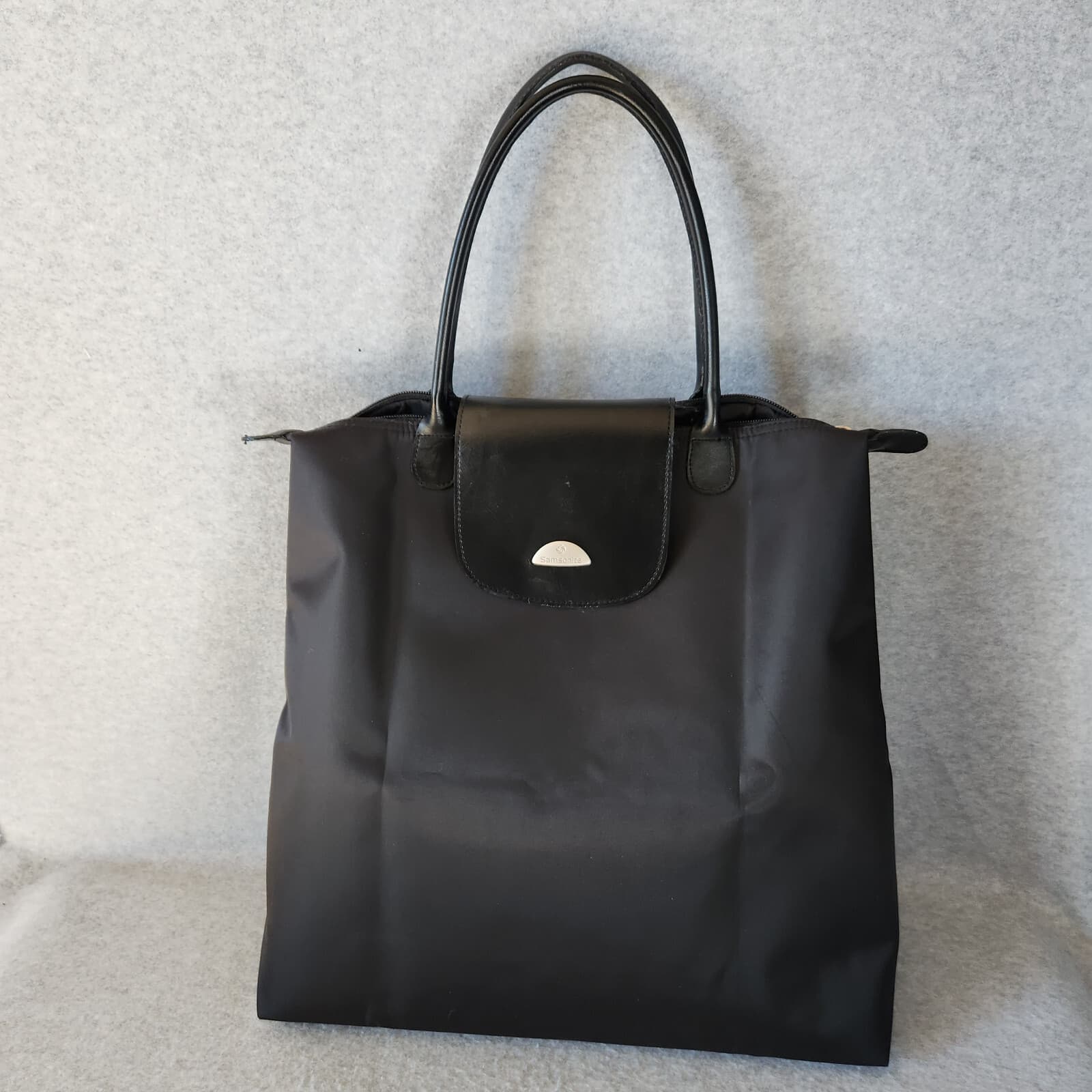 Samsonite Foldable Tote Carry-On Travel Bag Zip/Snap Nylon Waterproof Black