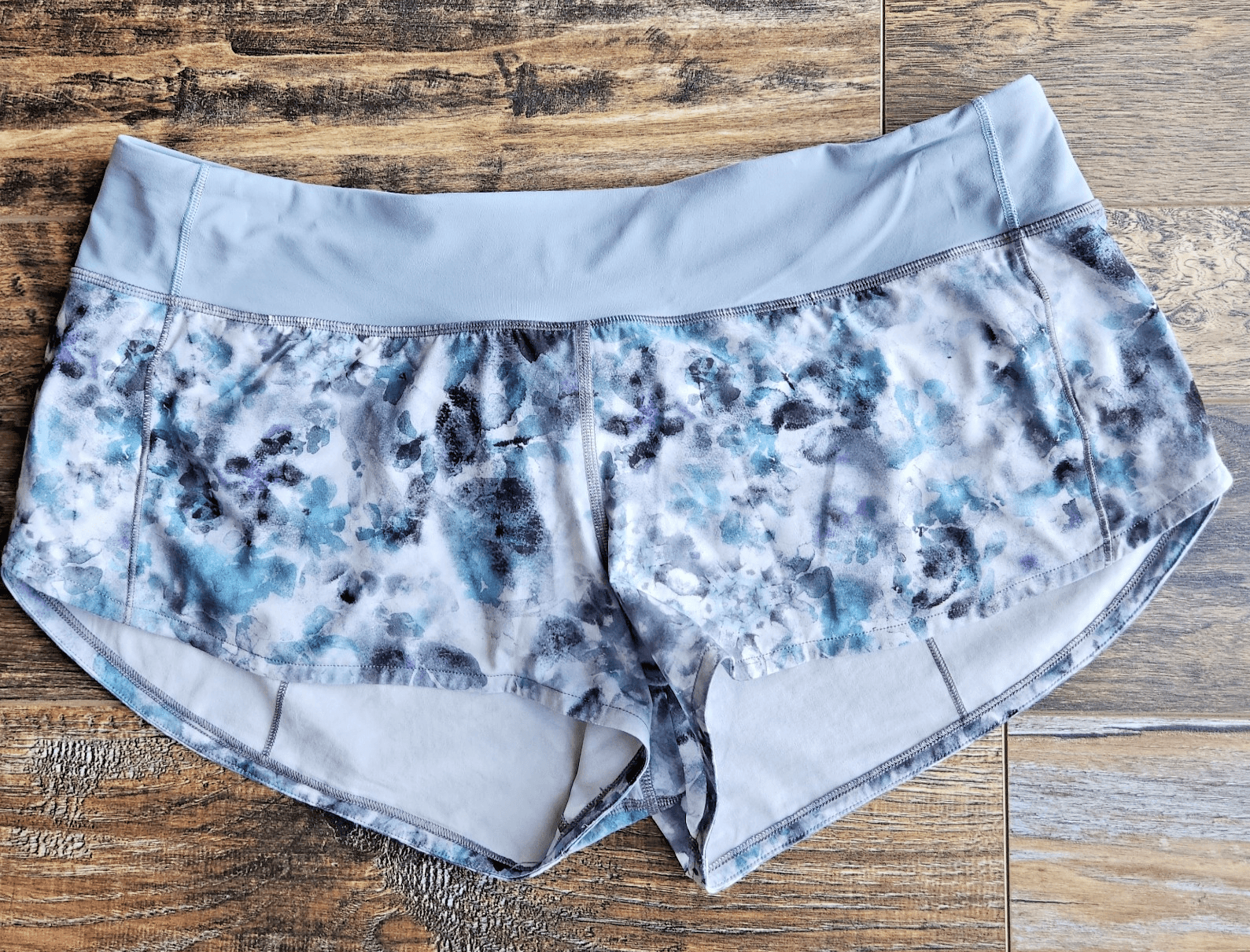 Lululemon Speed Up Mid-Rise Short 3" Kaleidofloral Multi Blue Cast Women's 10