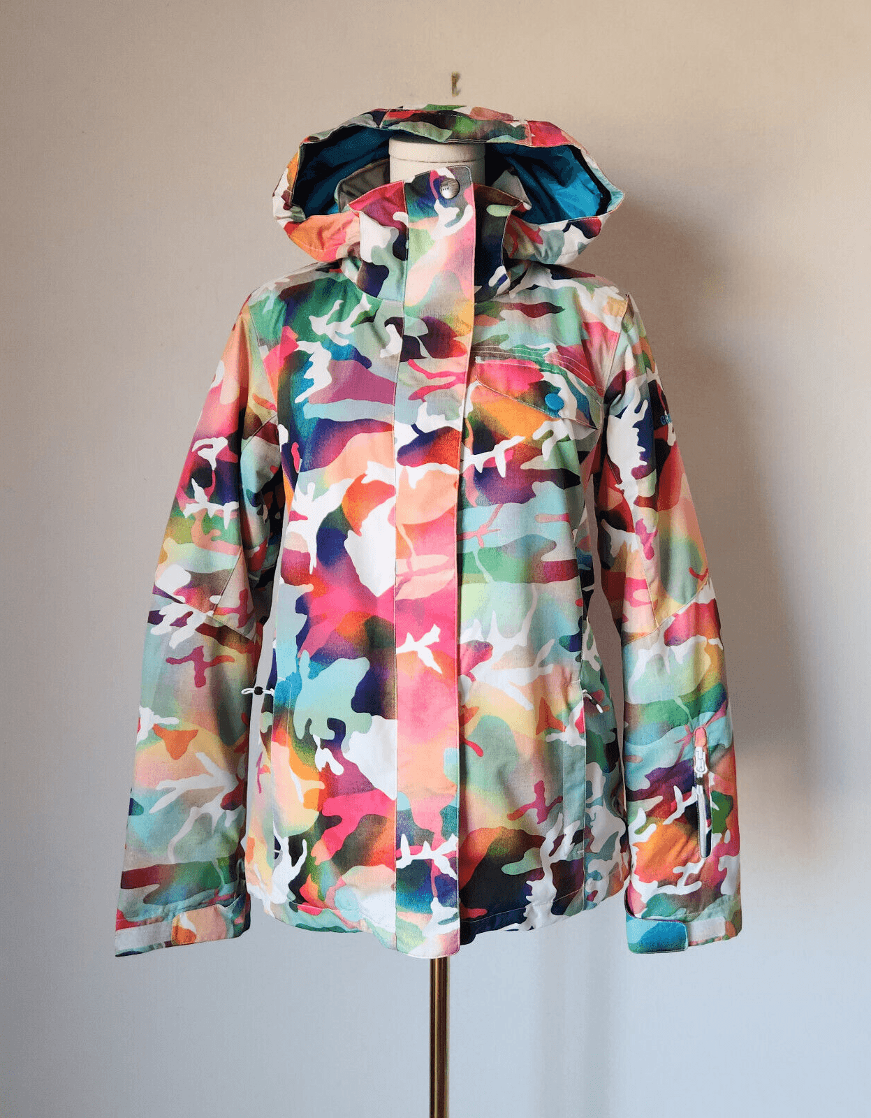 NWoT Gsou Snow Vibrant Camouflage Ski Snowboard Hooded Insulated Jacket Women XS