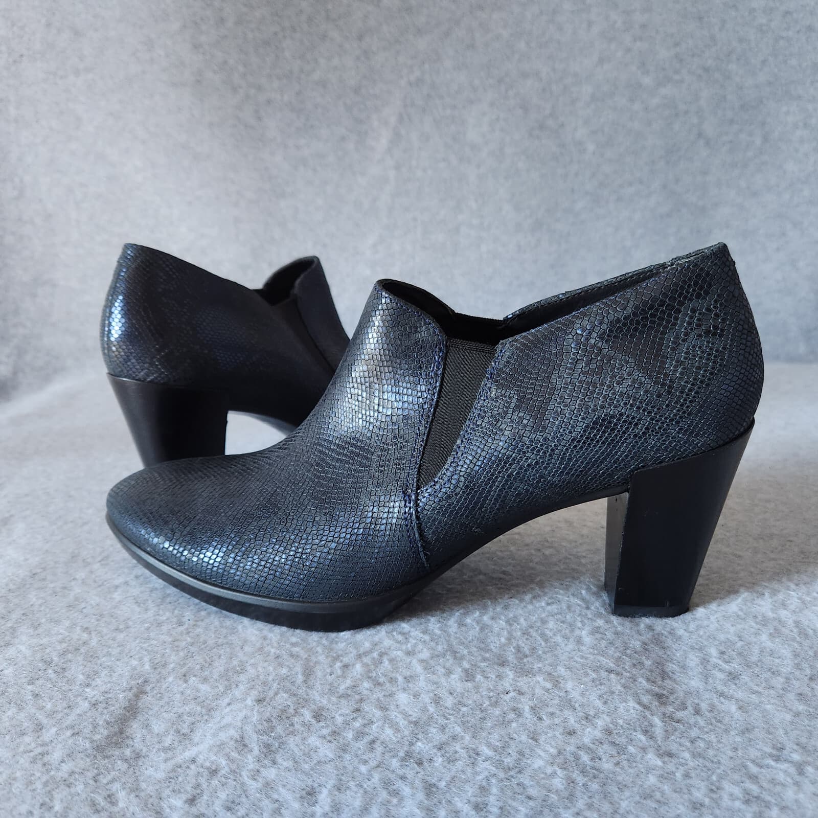 EUC ecco Leather Snakeskin Shootie Ankle Boots Platform Heel Slide On Blue EU42