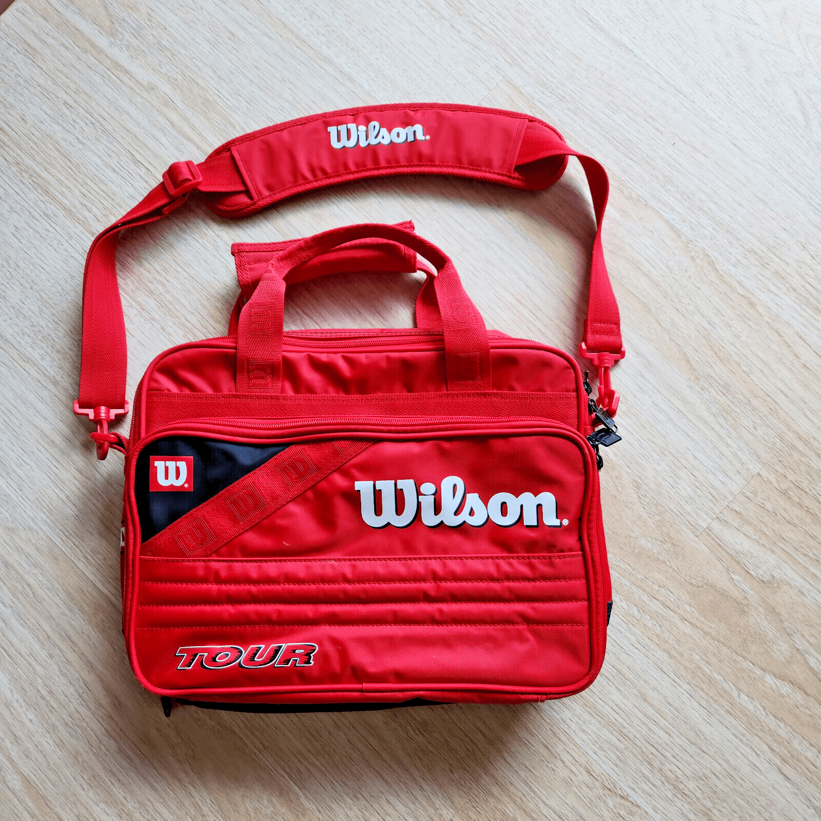Wilson Tour Sports Messenger Laptop Travel Bag Compartments Zip Red Spellout