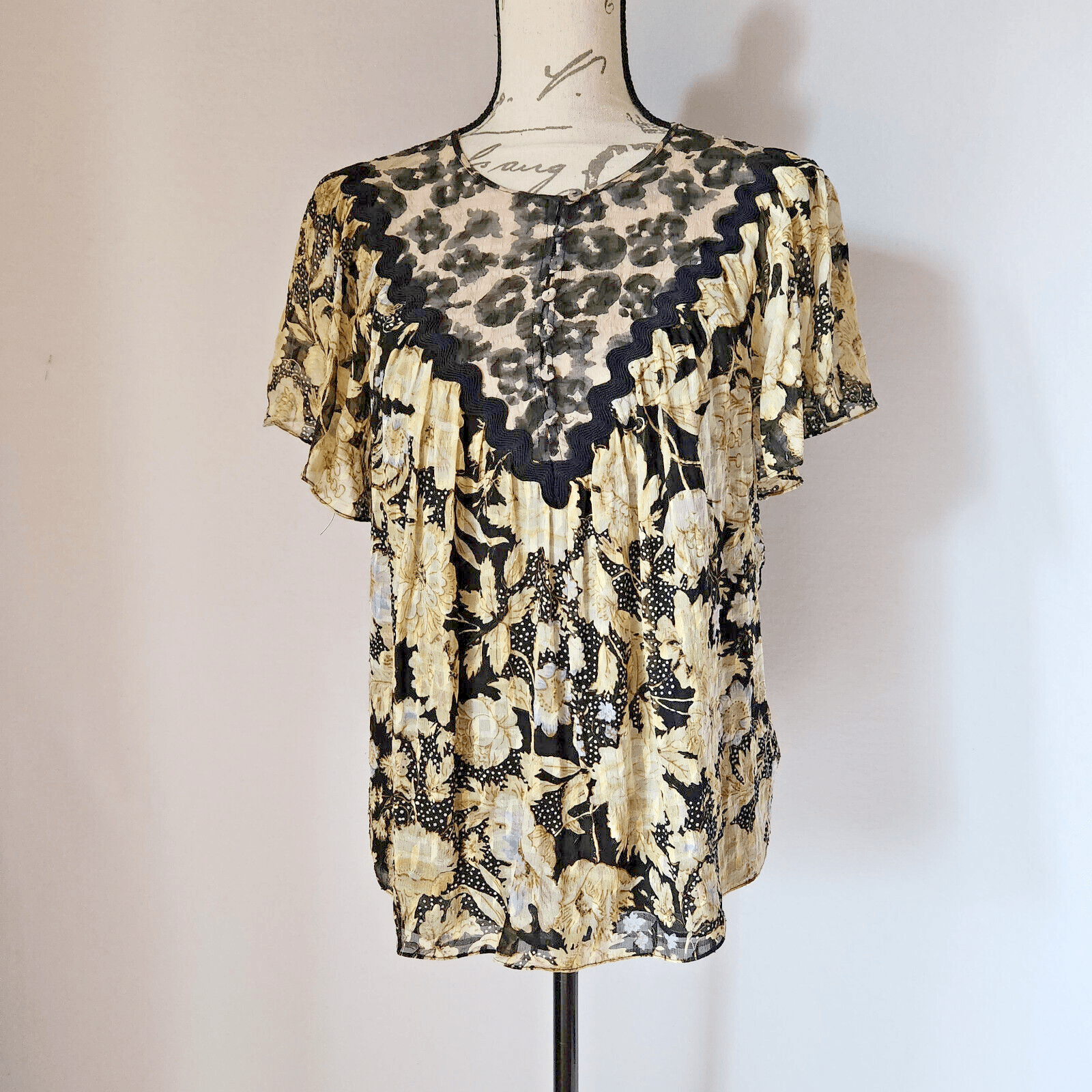 Rebecca Taylor Silk Blend Floral Semi Sheer Chiffon Top Short Sleeve Beige Sz.8