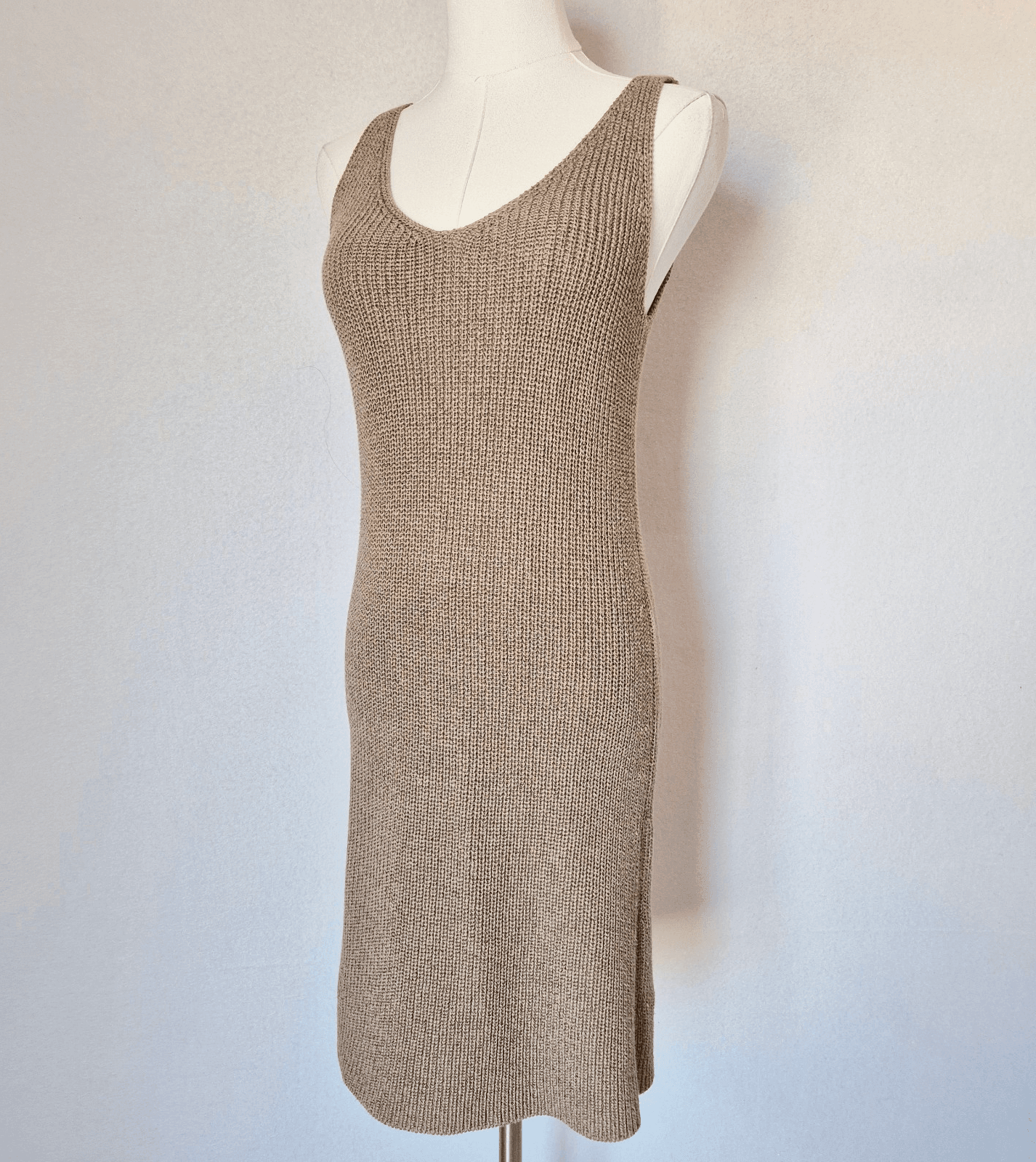 Vintage J.Crew Sculpted Rib Sleeveless Mini Sweater Dress V-Neck Khaki Women's S