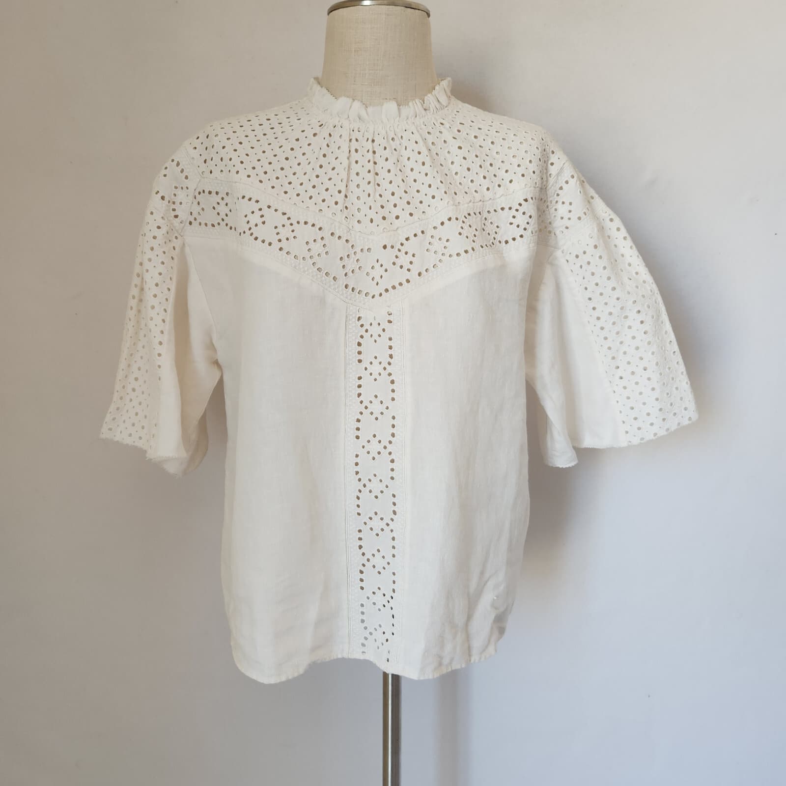 Joie $298 Kamlei Eyelet Yoke Linen Blouse Short Sleeve High Neck Porcelain Sz.L
