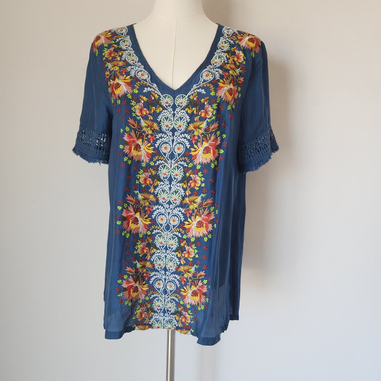 Sundance Rossi Floral Embroidered Top Fringe Hem Short Sleeve Cupro Blue Sz.S