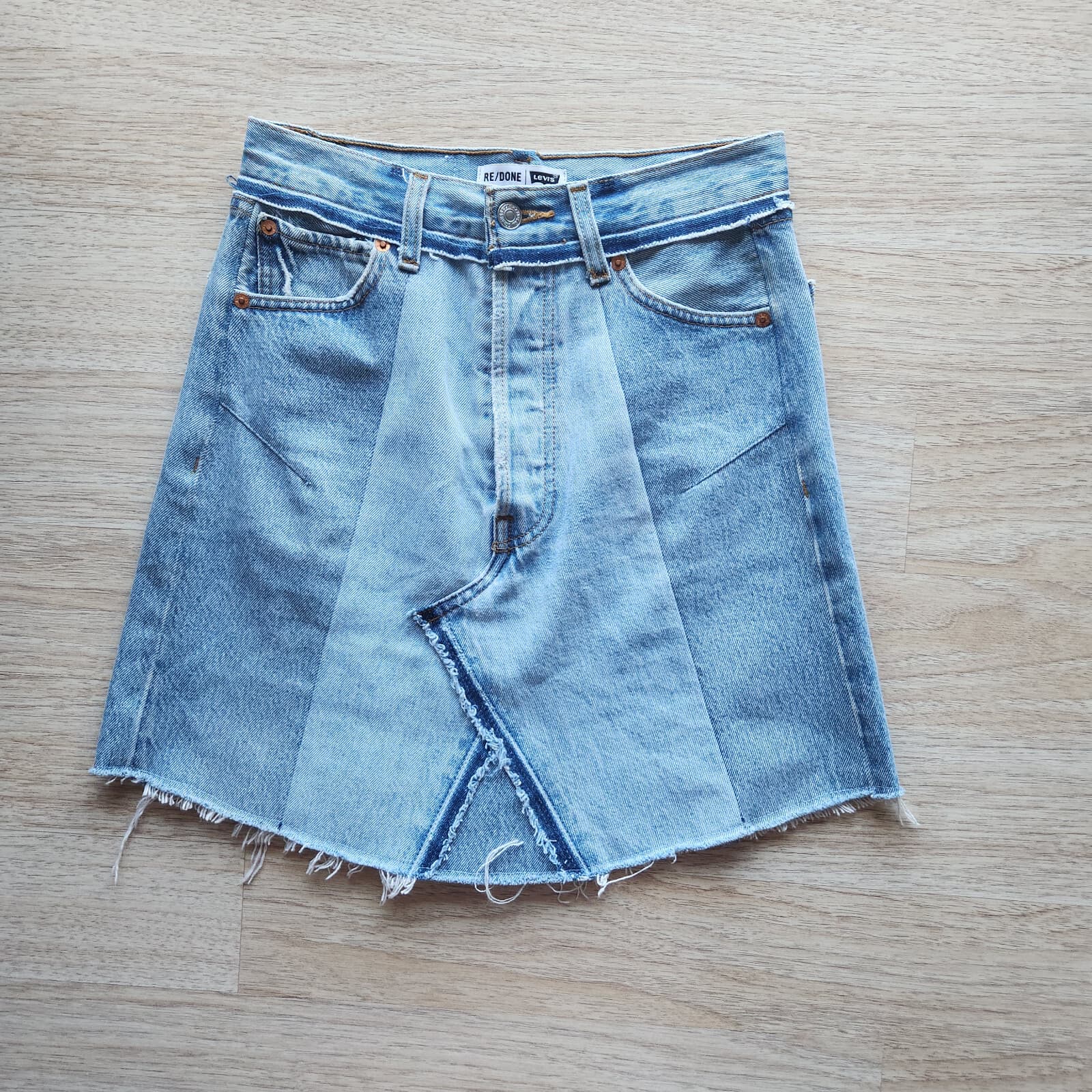 RE/DONE X Levi’s Revolve High Rise Mini Skirt Raw Hem Seamed Indigo Denim Sz.25