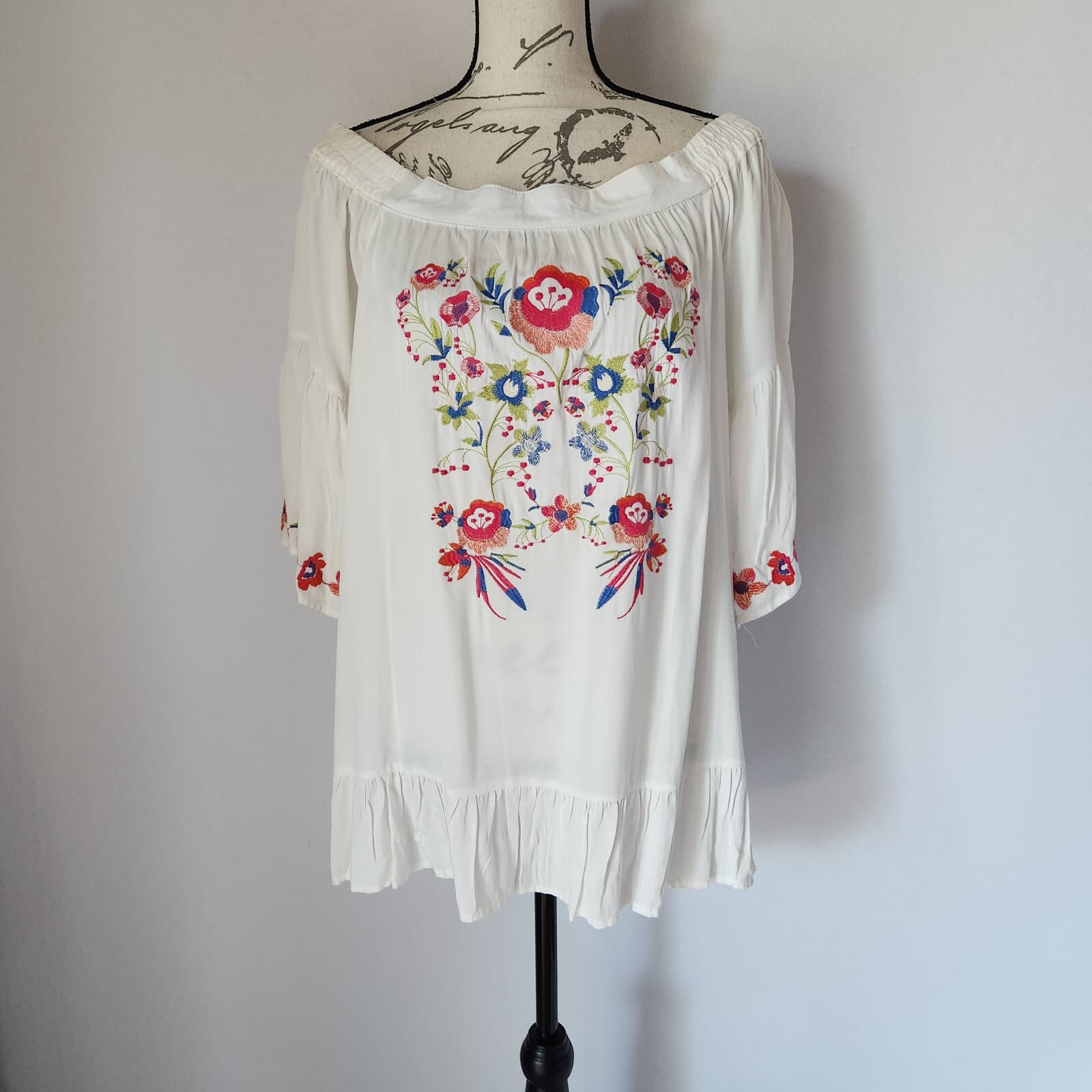 Umgee Floral Embroidered Off Shoulder Blouse Ruffle Hem 3/4 Sleeve White Sz.1XL