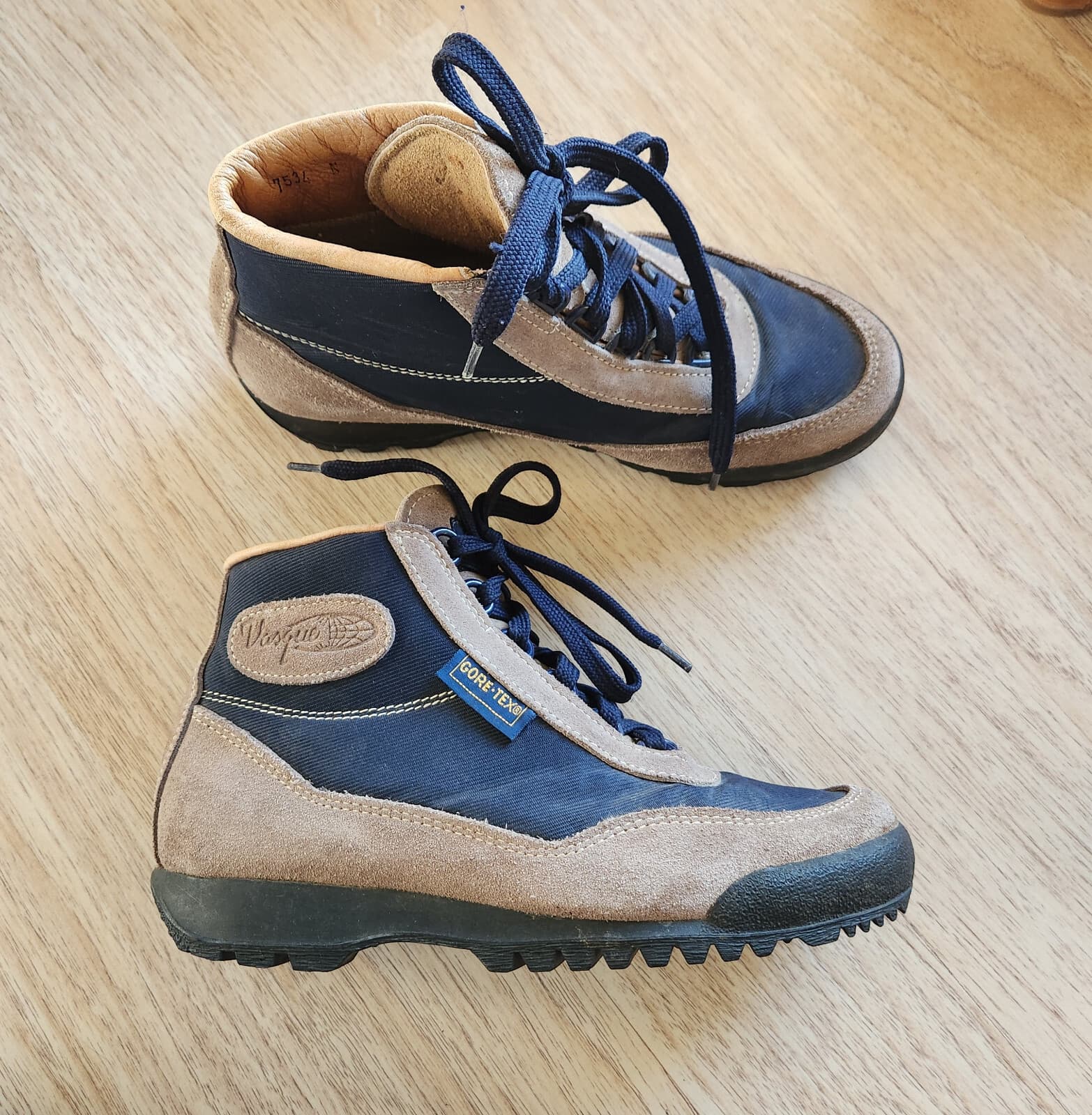 Vasque Made in Italy Skywalk Suede Gore Tex Hiking Ankle Boots Blue Women US6.5