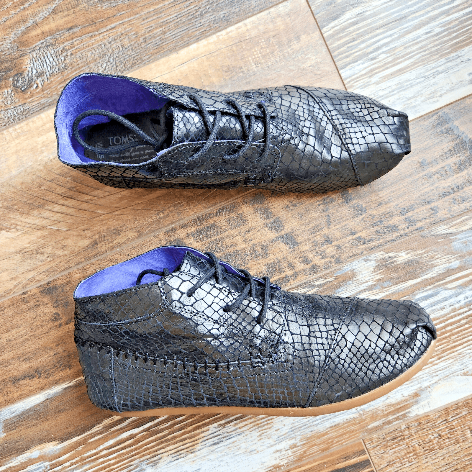 TOMS Serpentine Tribal Boots Lace-Up Snakeskin Embossed Leather Black Womens 9.5