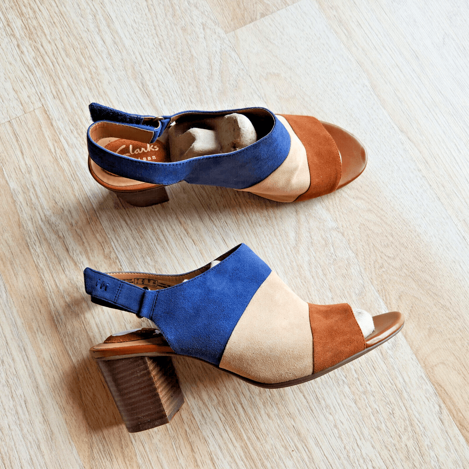 Clarks Artisan Suede Colorblock Peep Toe Slingback Shoe Wooden Block Heel US9.5M
