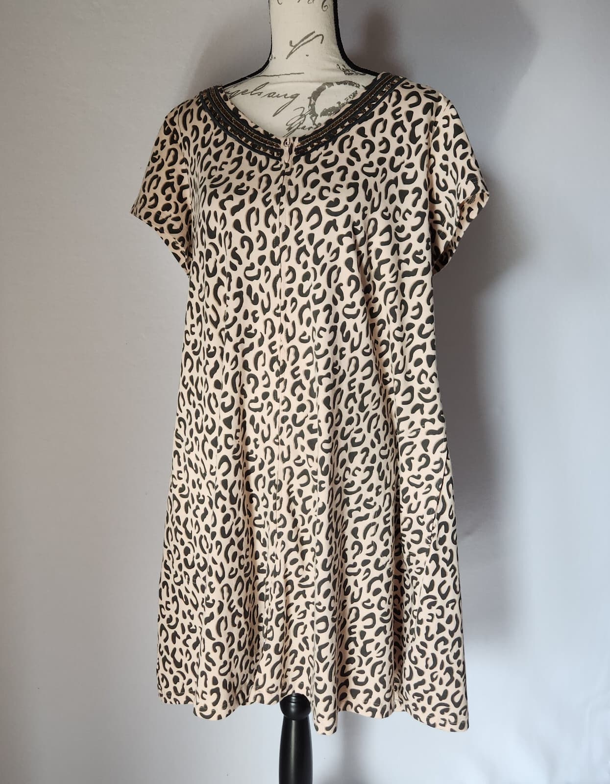 Go Softly Patio Bead Embellished Leopard House Dress Zip Pocket Knit Beige Sz.L