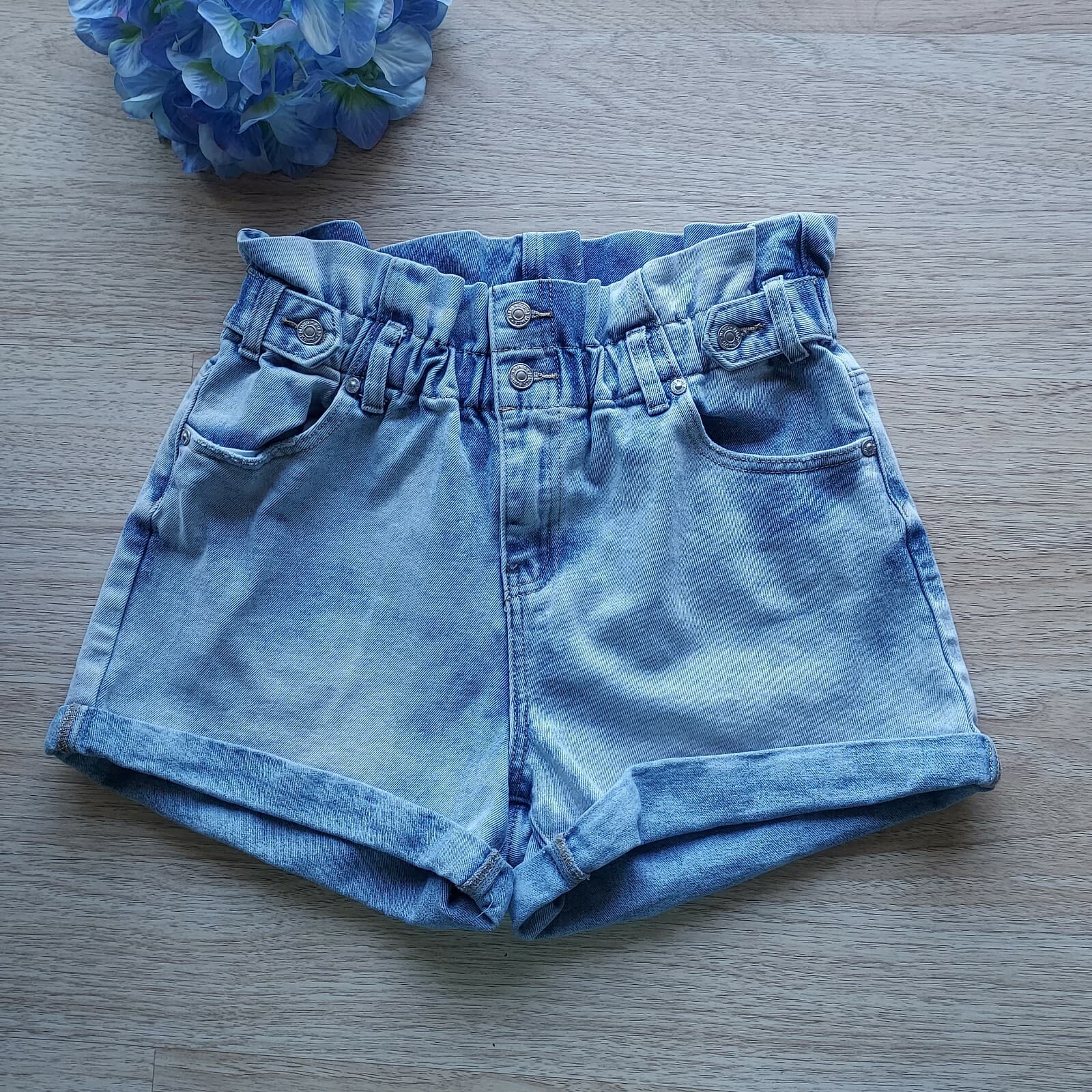 Almost Famous Paperbag Mom Jean Shorts Zip-Button Elastic Waist Light Blue Sz.M
