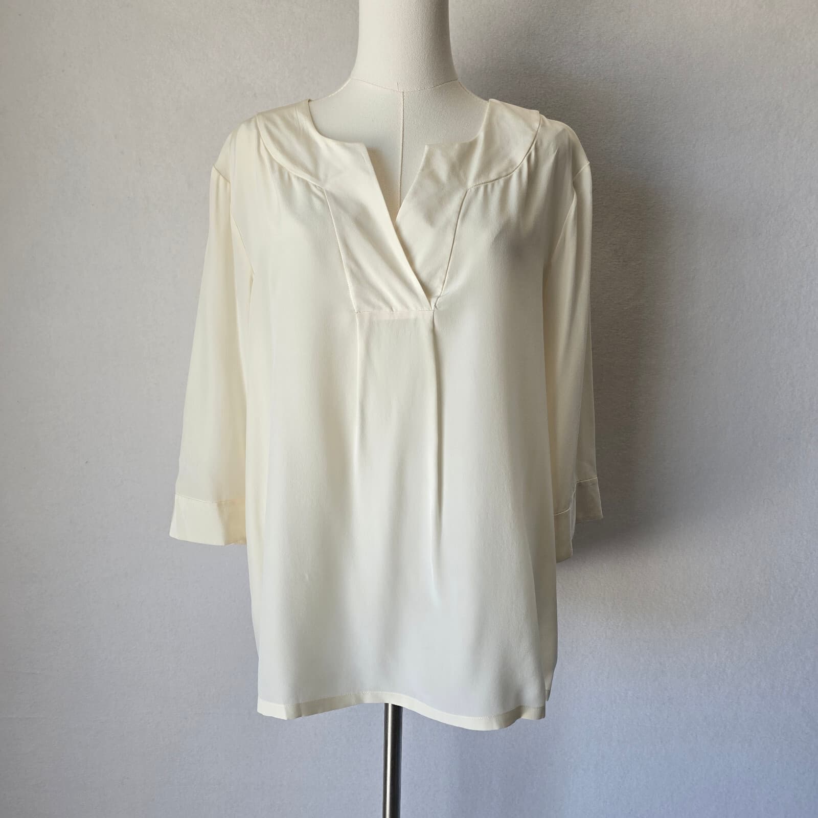 J.Jill 100% Silk Satin Popover Blouse Relax-Fit 3/4 Sleeve V-Neck Ivory Women MP