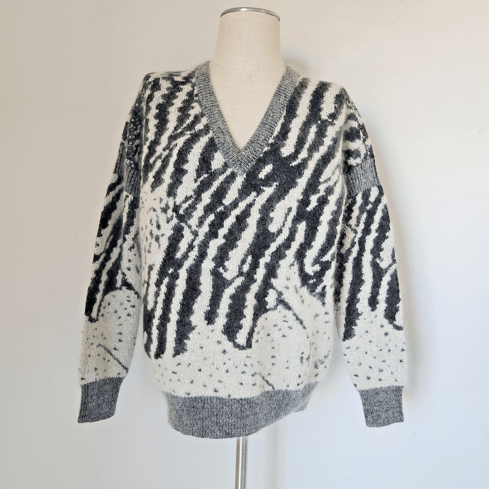 NWoT AllSaints Animal Jumper Wool Mohair V-Neck Sweater Gray Black Women's M