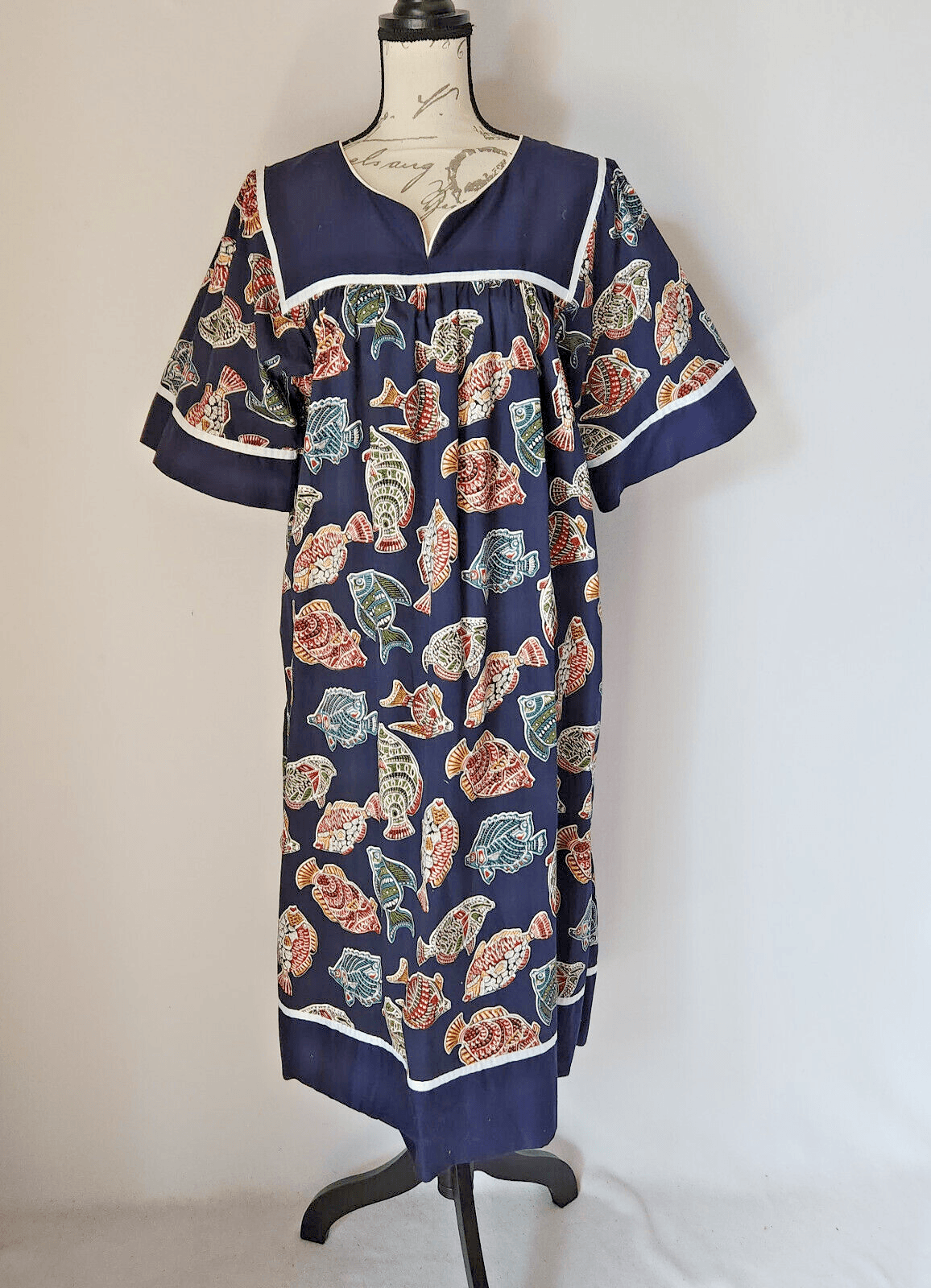Vintage Krist Gudnason Fish Printed Hawaiian Muumuu House Dress Pocket Bust 46"