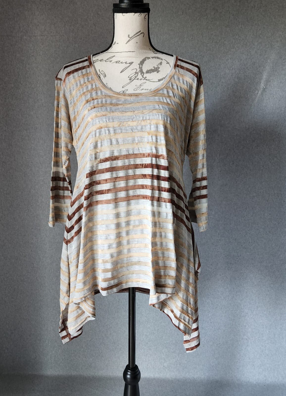 Sundance Hi-Low Stripe Tunic Top 3/4 Sleeve Mystic Sheer Tan Grey Women L