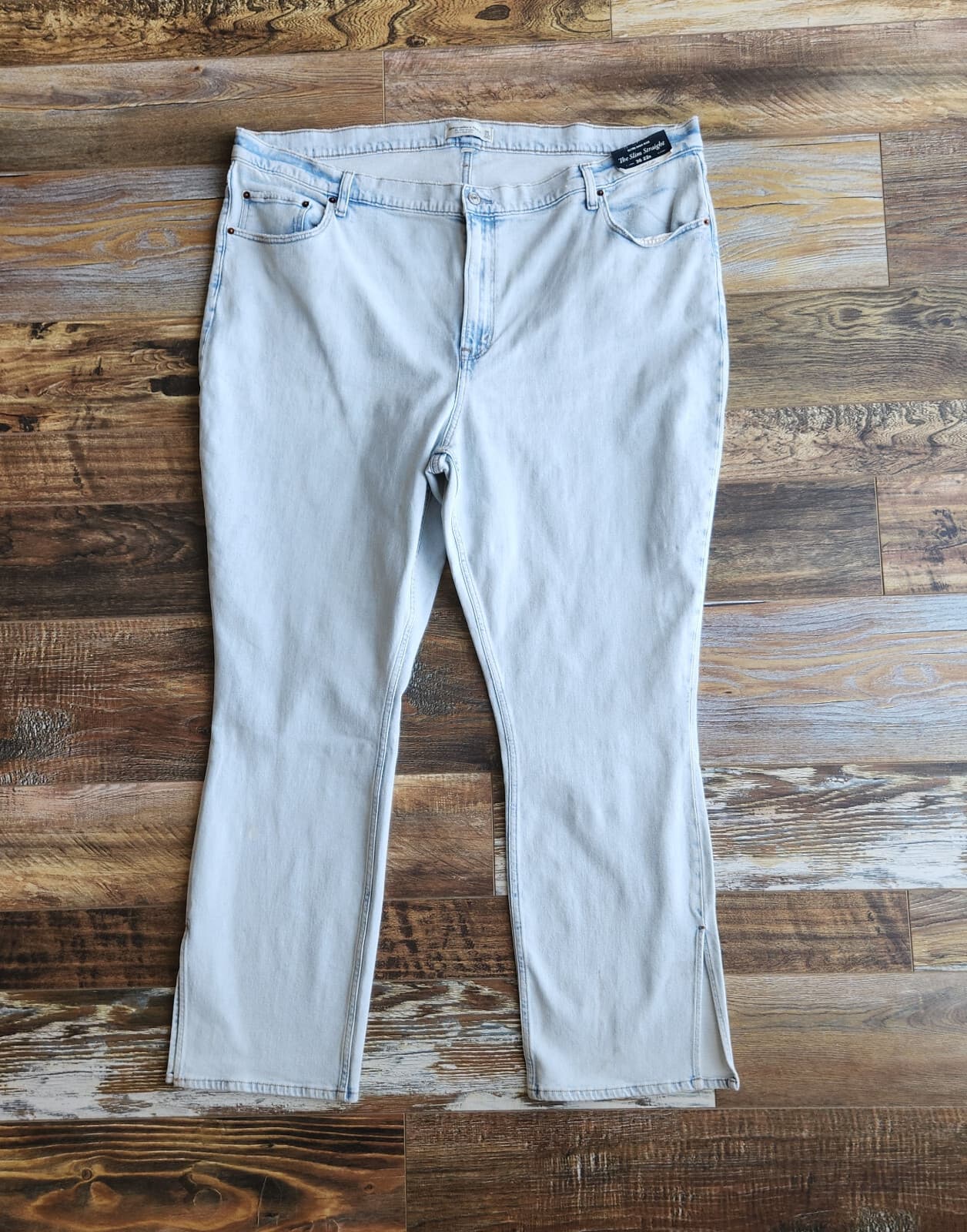 NWT Abercrombie & Fitch Curve Love Slim Straight Ultra High Rise Jean Split 36