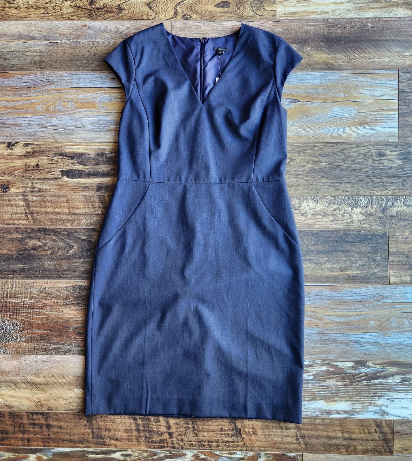 NEW Ann Taylor Sheath Dress Knee Length V-Neck Cap Sleeve Stretch Navy Blue 14
