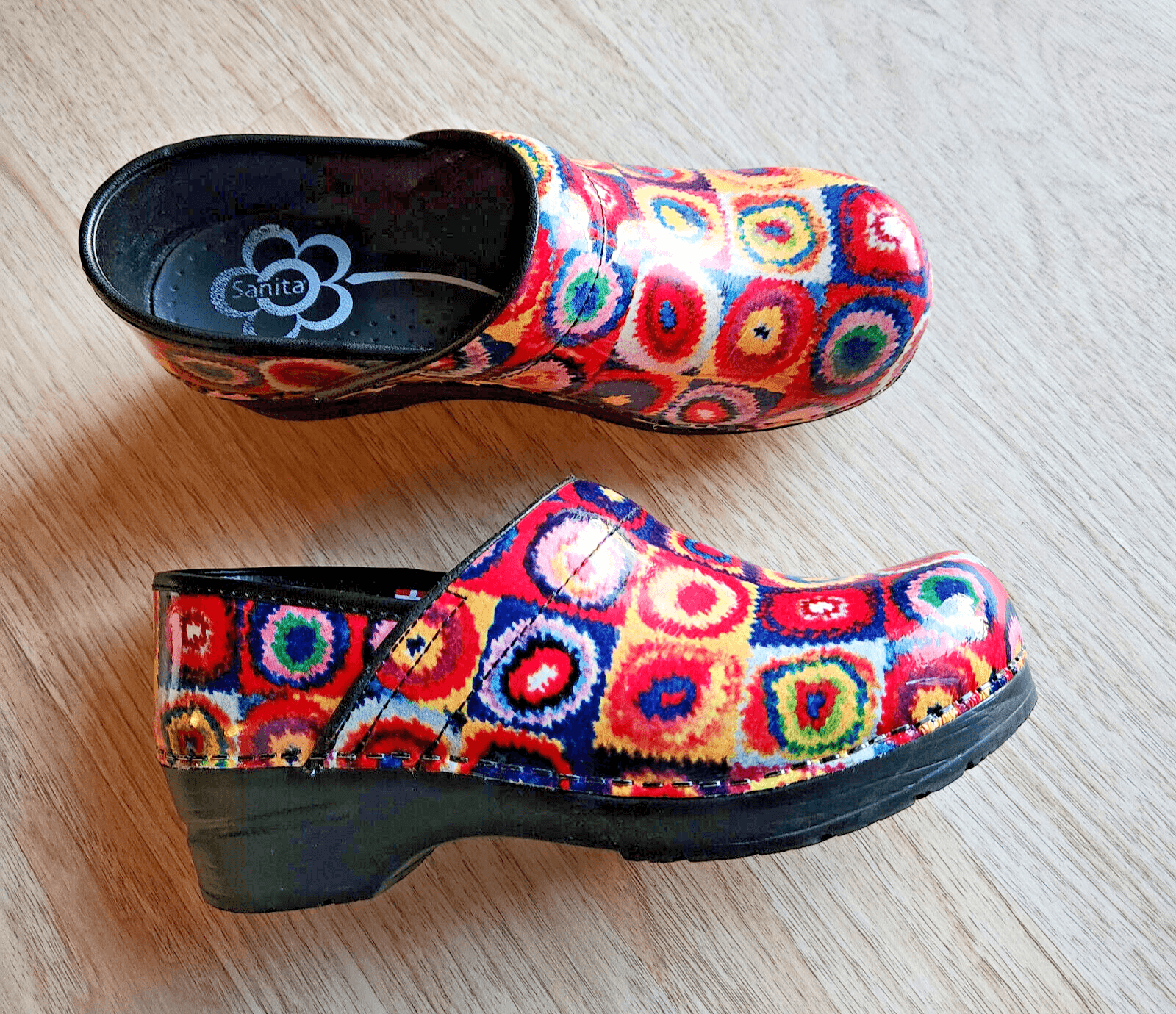 Sanita Danish Clogs Comfort Nurse Shoes Patent Leather Geo-Print Multicolor EU38