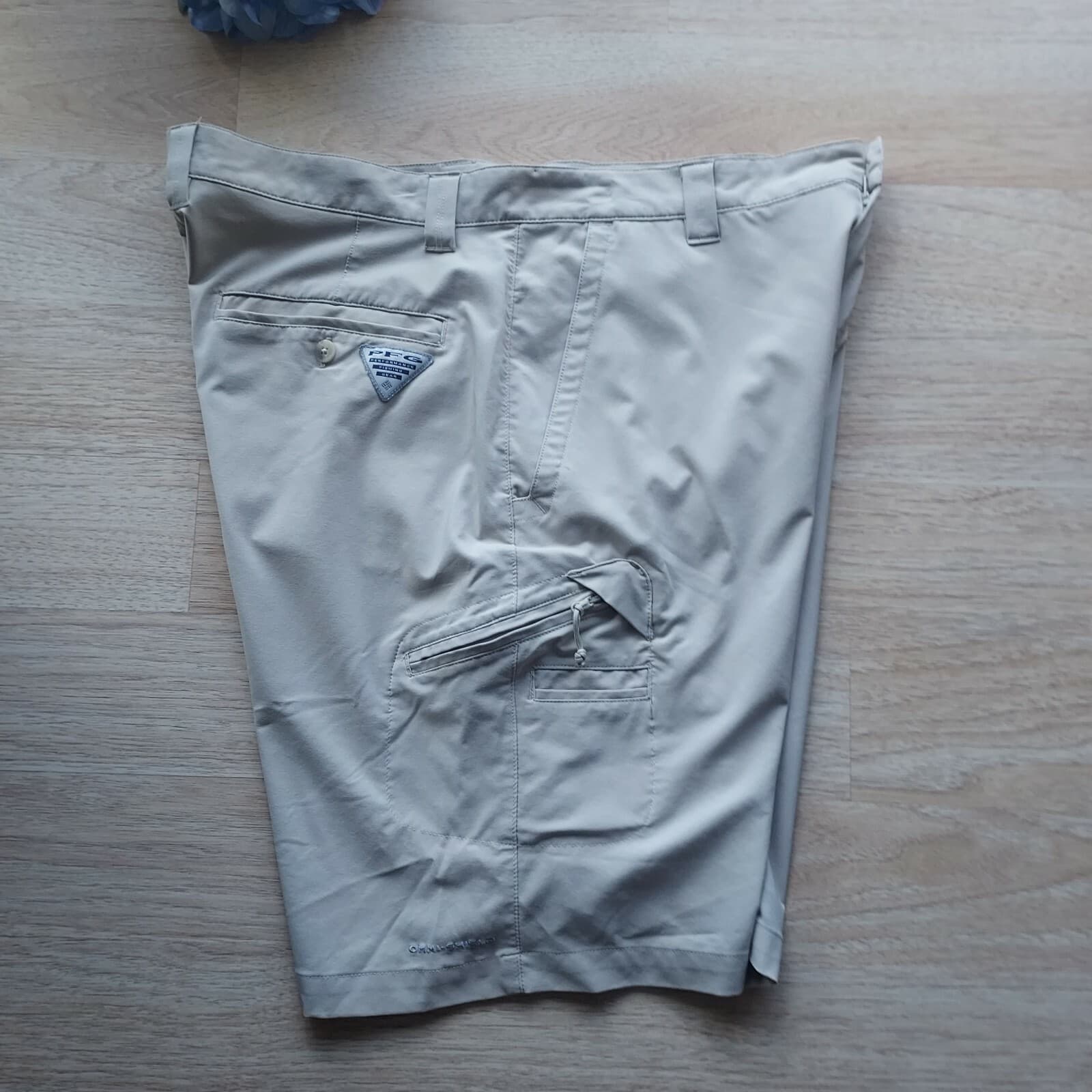 Columbia PFG Performance Fishing Gear Shorts Zip Pocket Stretch Beige Men 36W10L