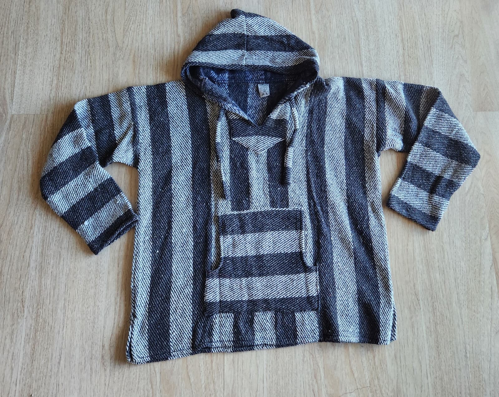 Mexican Baja Poncho Drug Rug Hoodied Warm Jacket Fleece Lined Black White Sz.XL