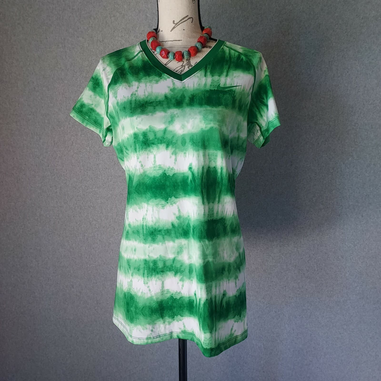 Nike Pro Combat Dri-Fit Tie-Dye T-Shirt Short Sleeve V-Neck Fitted Green Women L