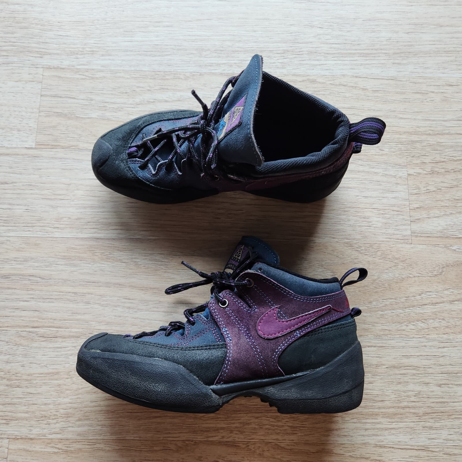 Vintage Nike Air ACG Approach Women's US8.5 Hiking Suede Boot Lace Black Purple