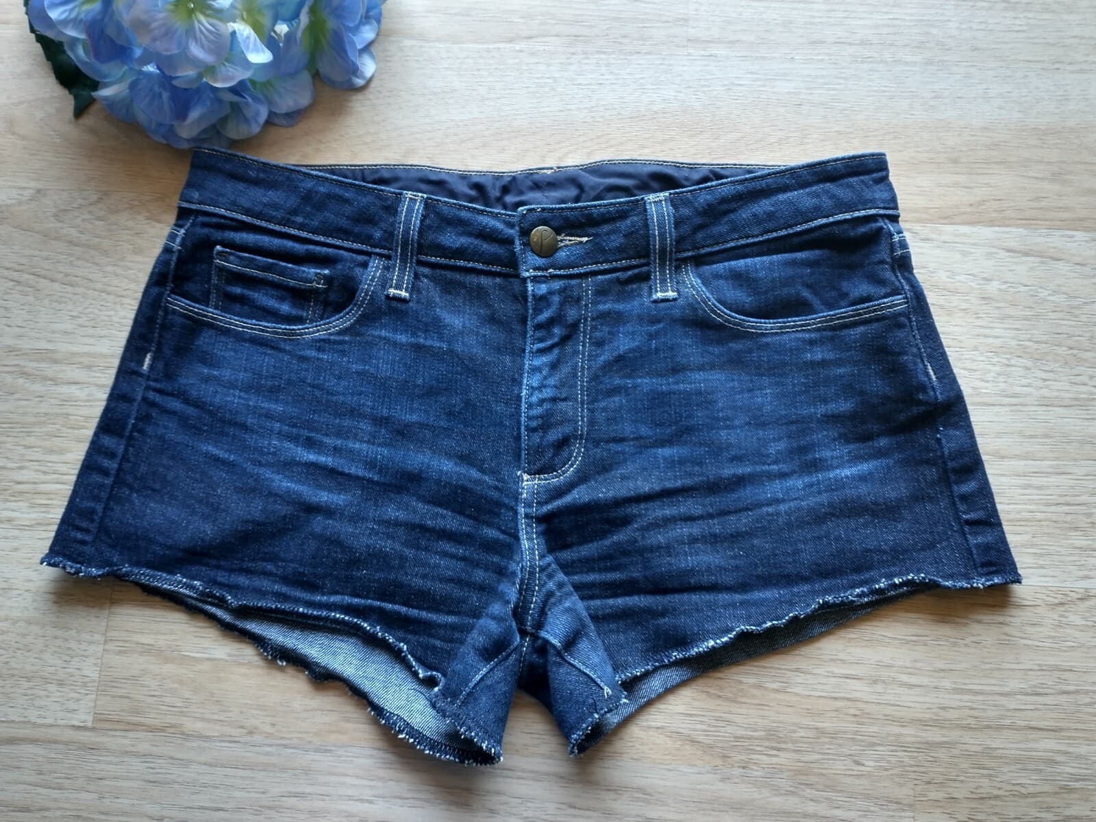 Paige Monica Kyra Denim Shorts Raw Hem Dark Wash Blue Sz.27 Made in USA