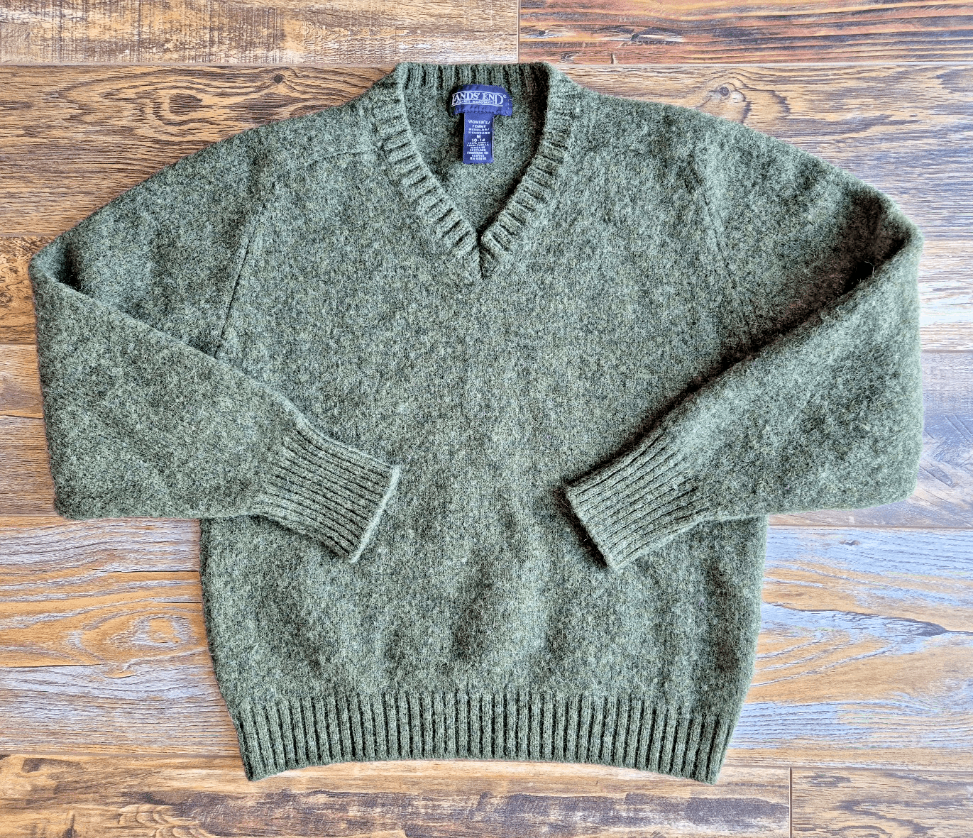 Vintage Lands' End Made in Scotland 100% Wool V-Neck Sweater Green Women's M
