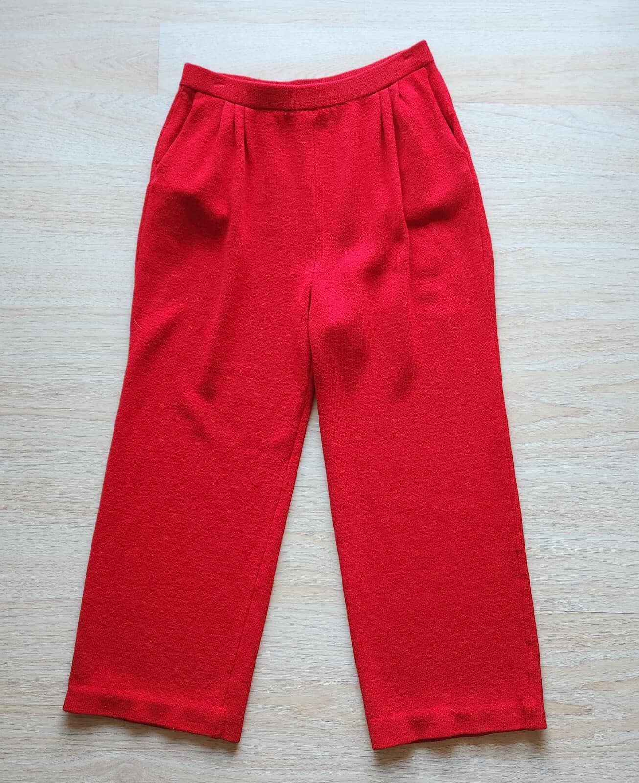 ST. JOHN Collection Marie Gray Santna Knit Pants Pullon Pleat Front Red Women 10