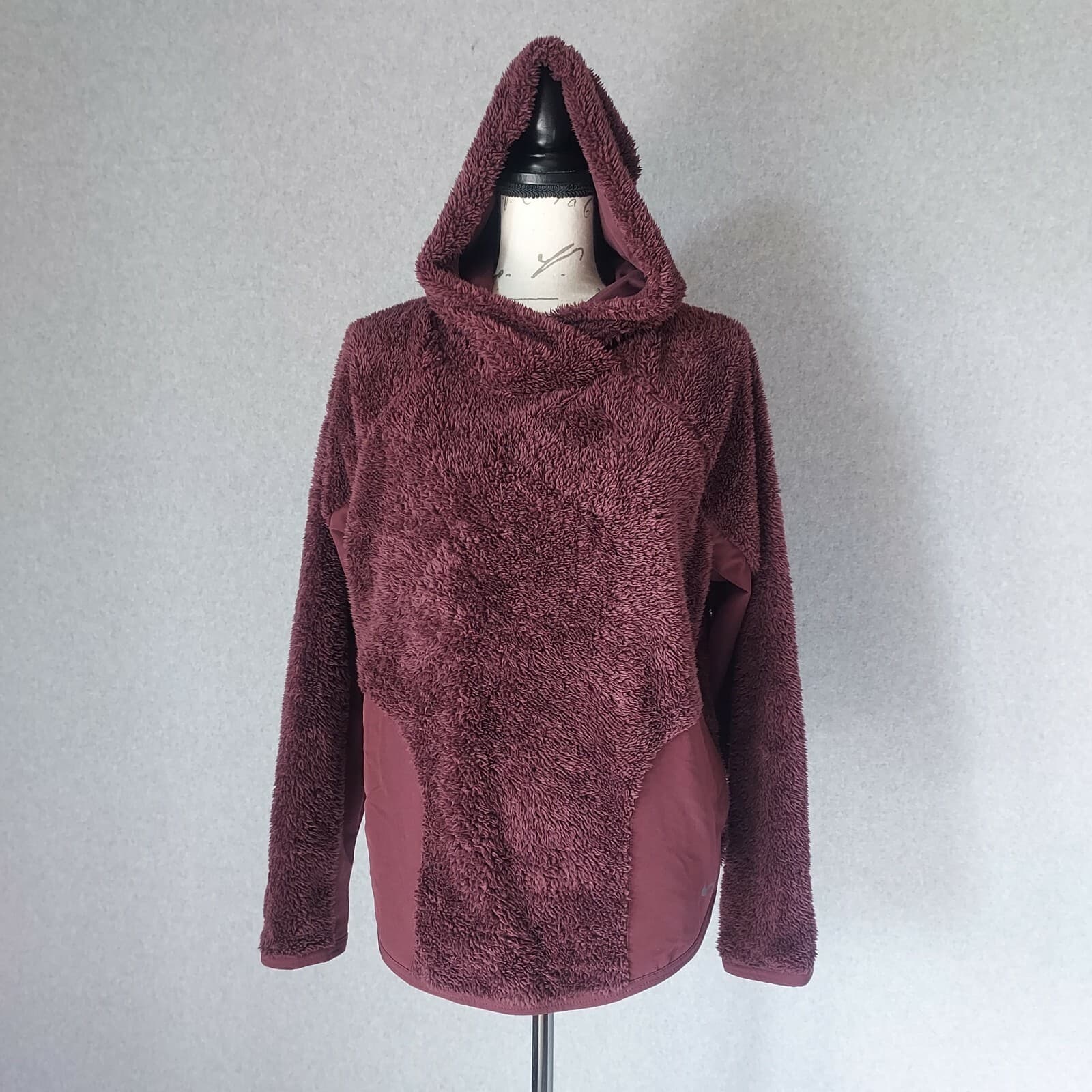 Nike Sherpa Therma Fleece Training Hoodie Sweatshirt Pocket Burgundy Women M