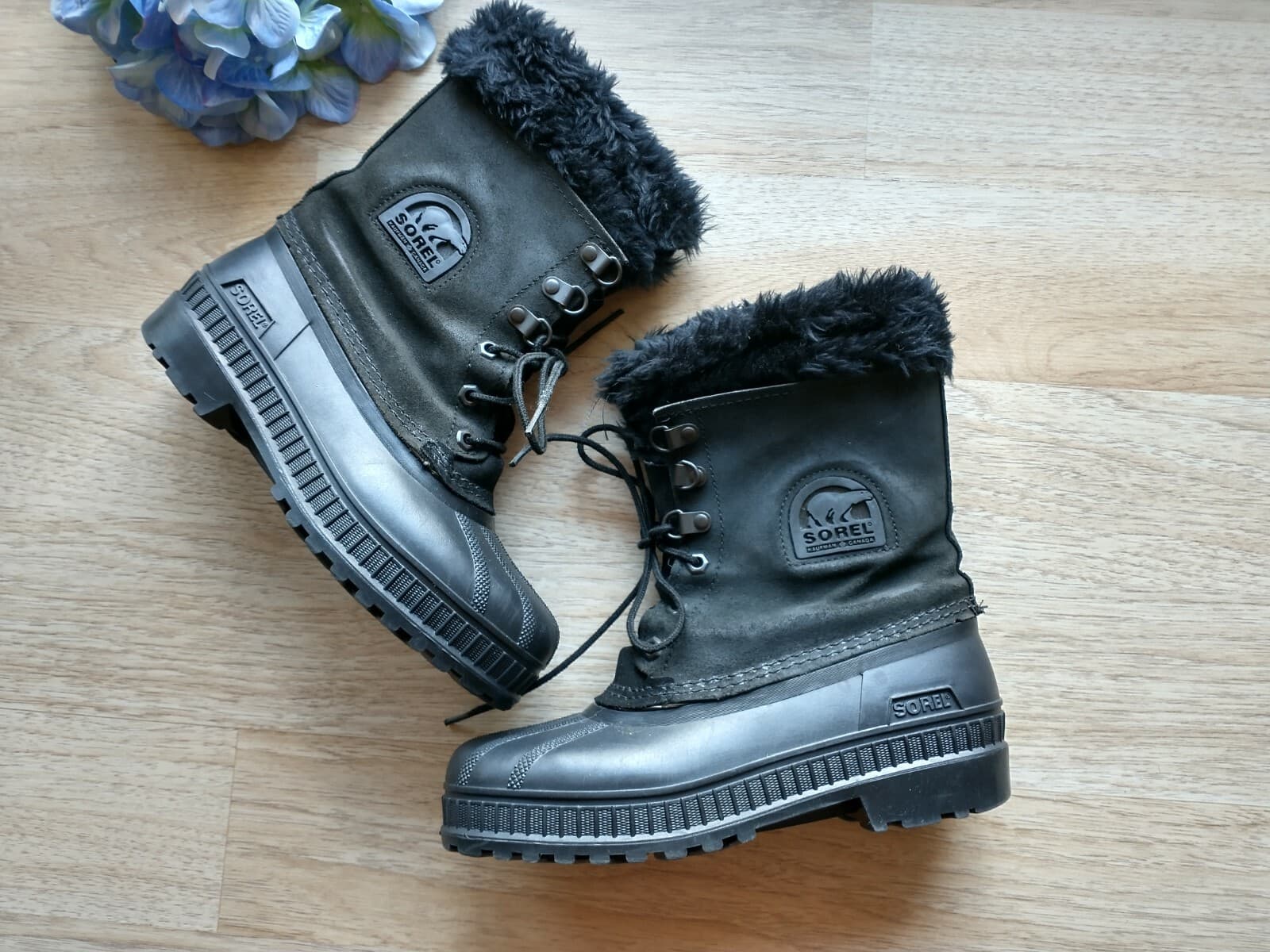 SOREL Caribou Suede Winter Boots Mid Calf Fires Lined Women US5 Made in Canada