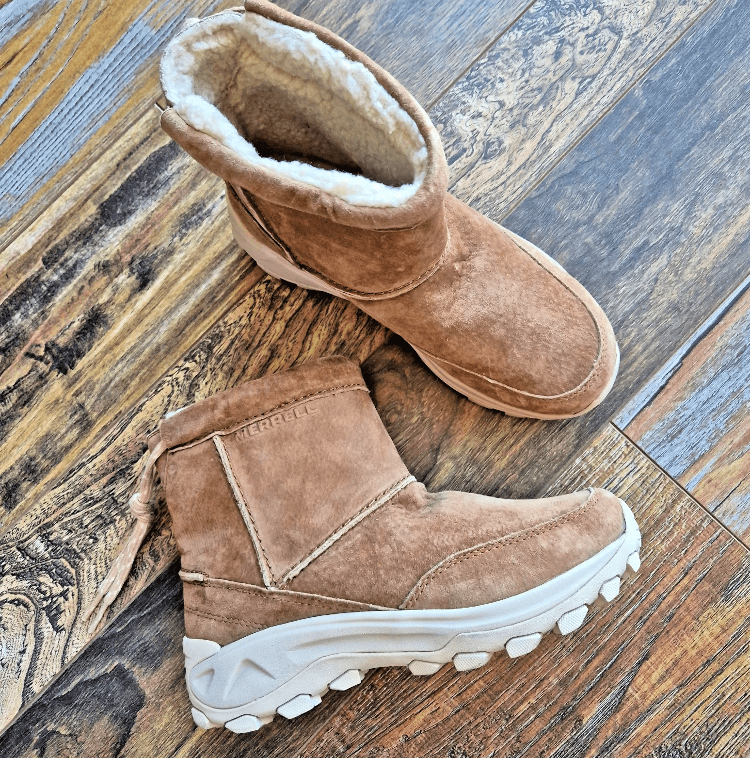 Merrell Women's 7.5 Suede Waterproof Winter Pull-On Bootie Faux Fur Lined Camel