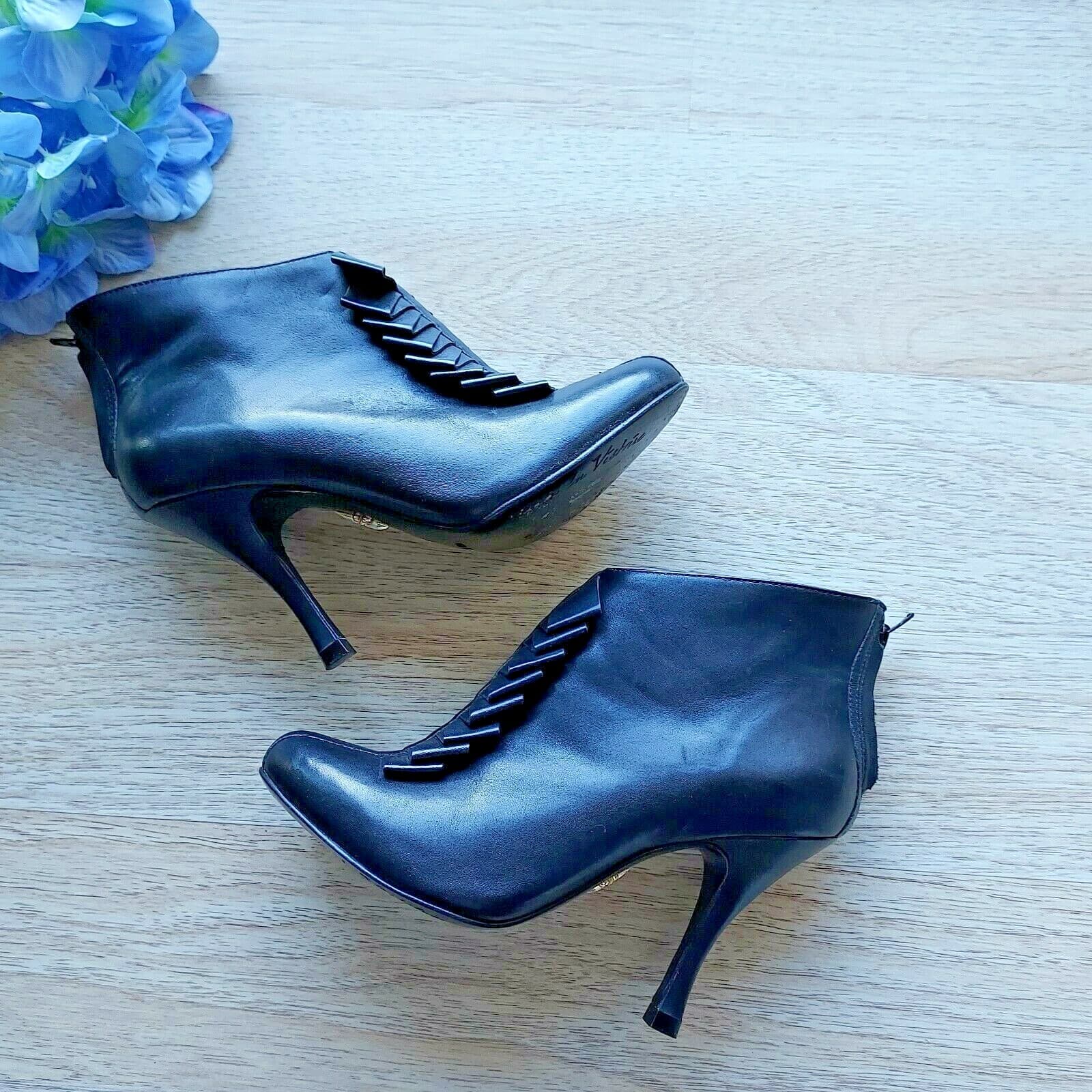 Pour La Victoire Black Leather Stilettos 3" High Heel Ankle Boots Ruffle Zip US5