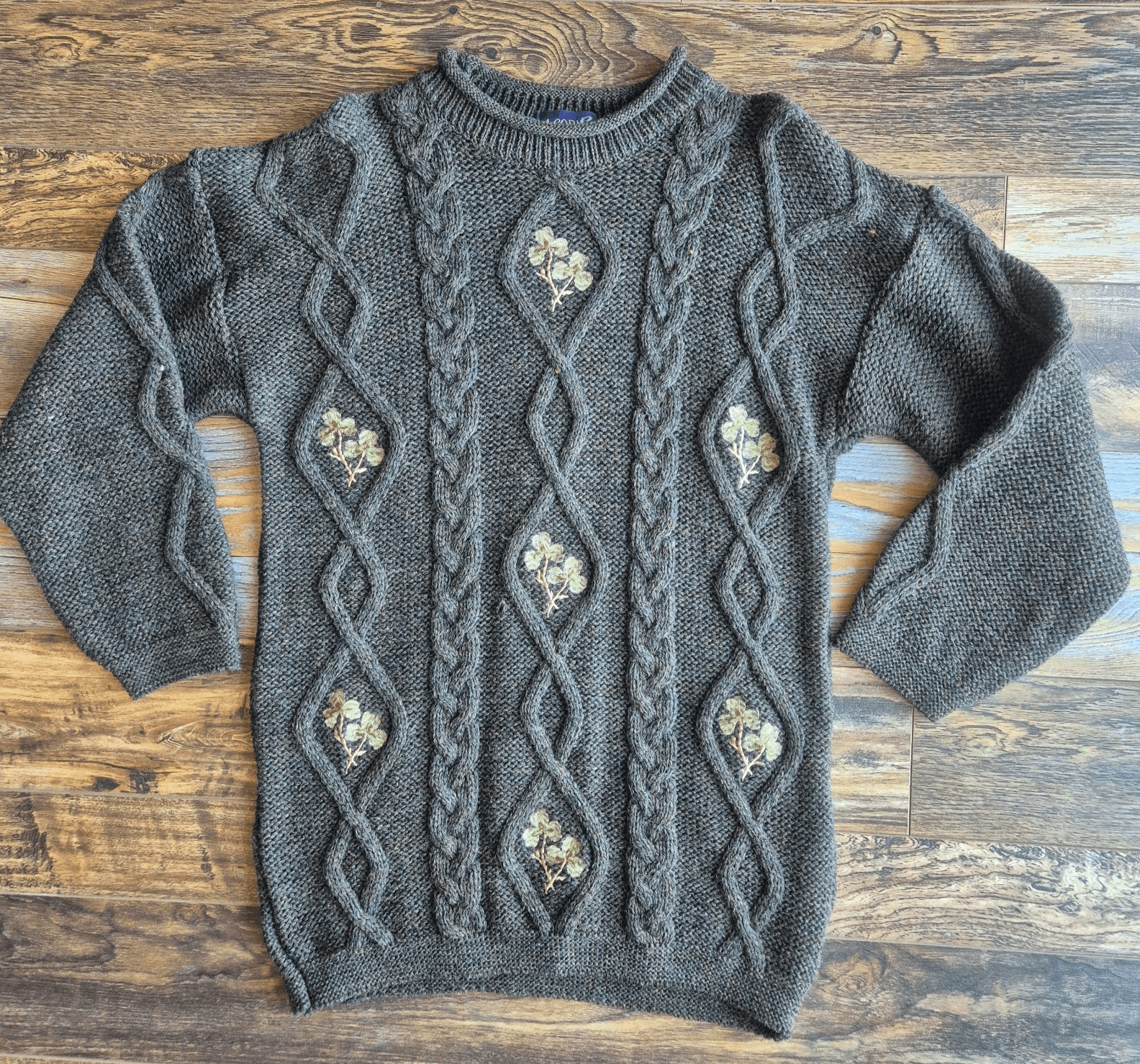 Vintage ACORN Wool Shamrock Embroidered Cable Knit Fisherman Chunky Sweater Sz.M