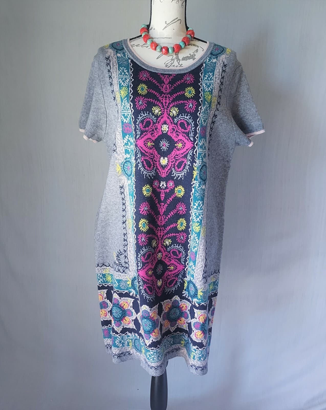 Akemi+Kin Anthropologie Kaleidoscope Sweater Dress Short Sleeve Floral Grey Sz.L