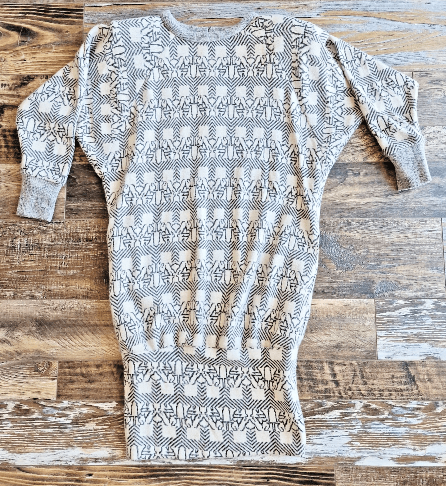 Vintage Sua Original Japan Wool Patterned Dolman Midi Sweater Dress Ivory Grey