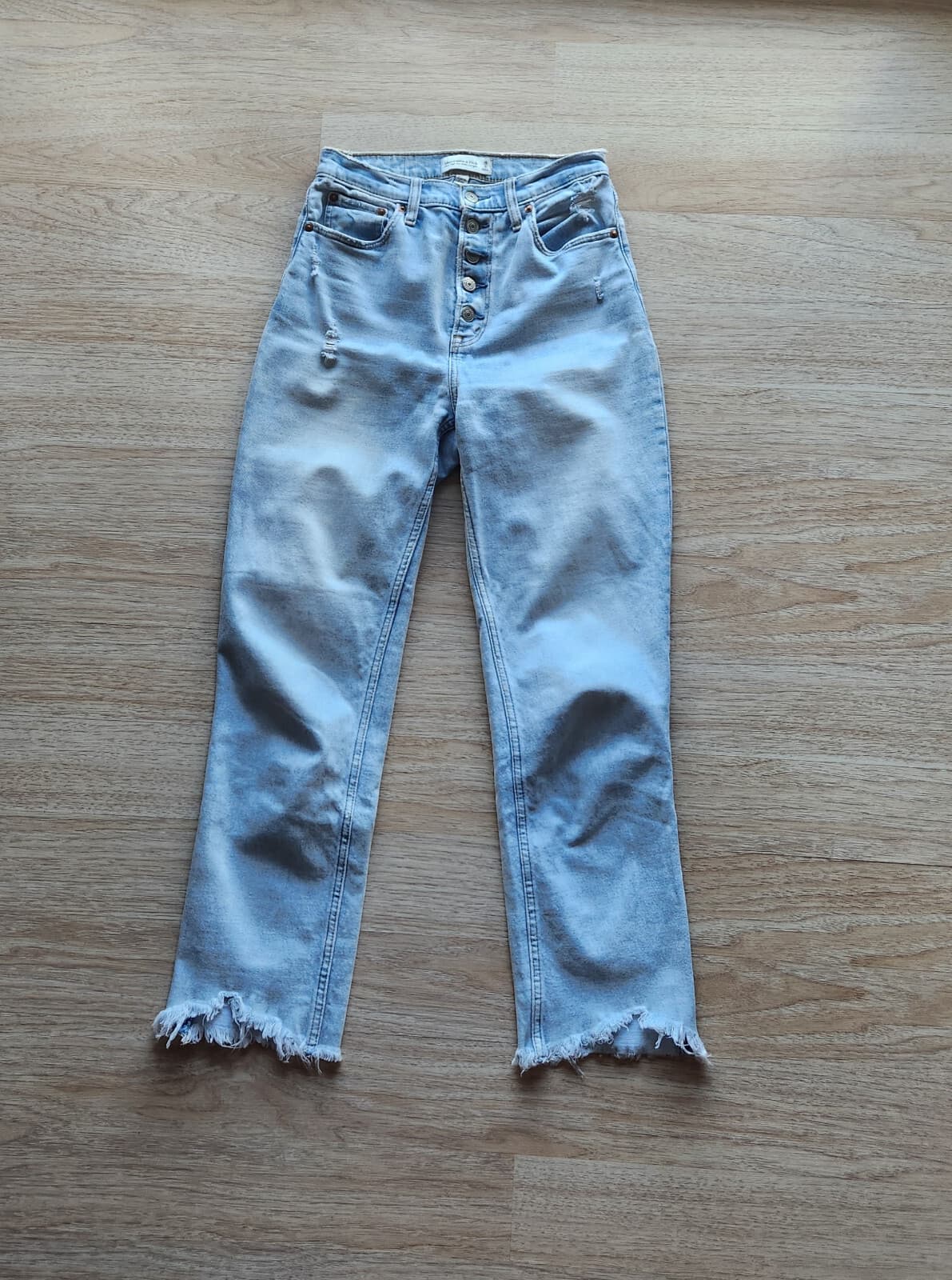 Abercrombie & Fitch Ultra High Rise Ankle Straight Jean Frayed Hem Button-Fly 25